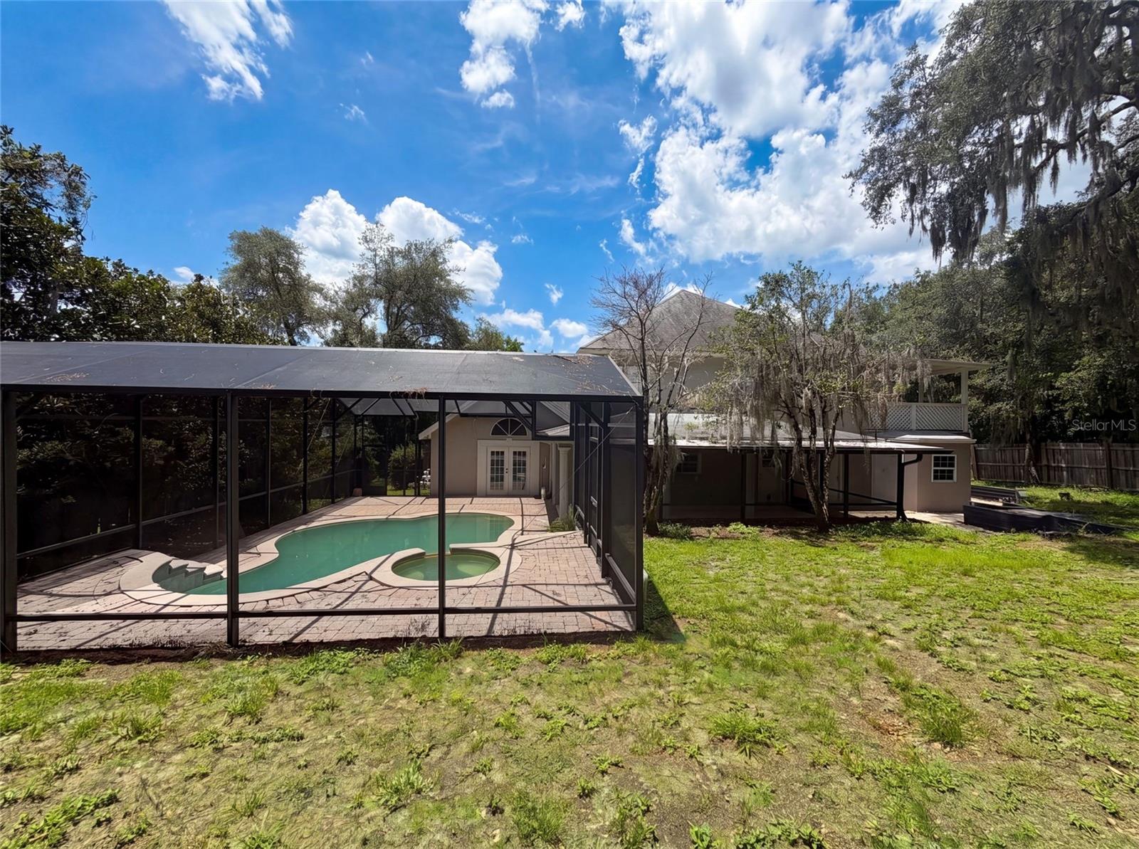 LAKE MARY WOODS - Residential
