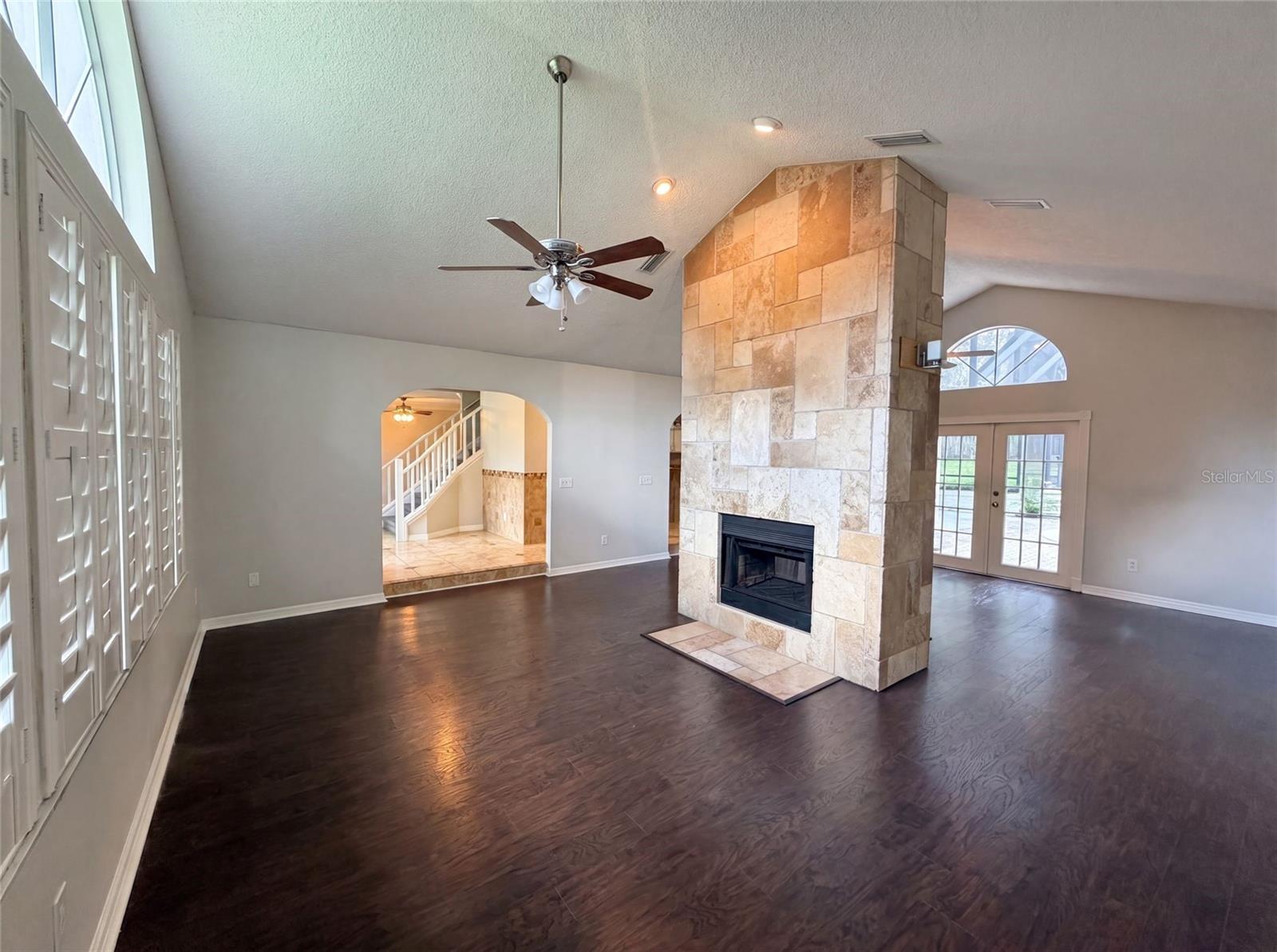 LAKE MARY WOODS - Residential