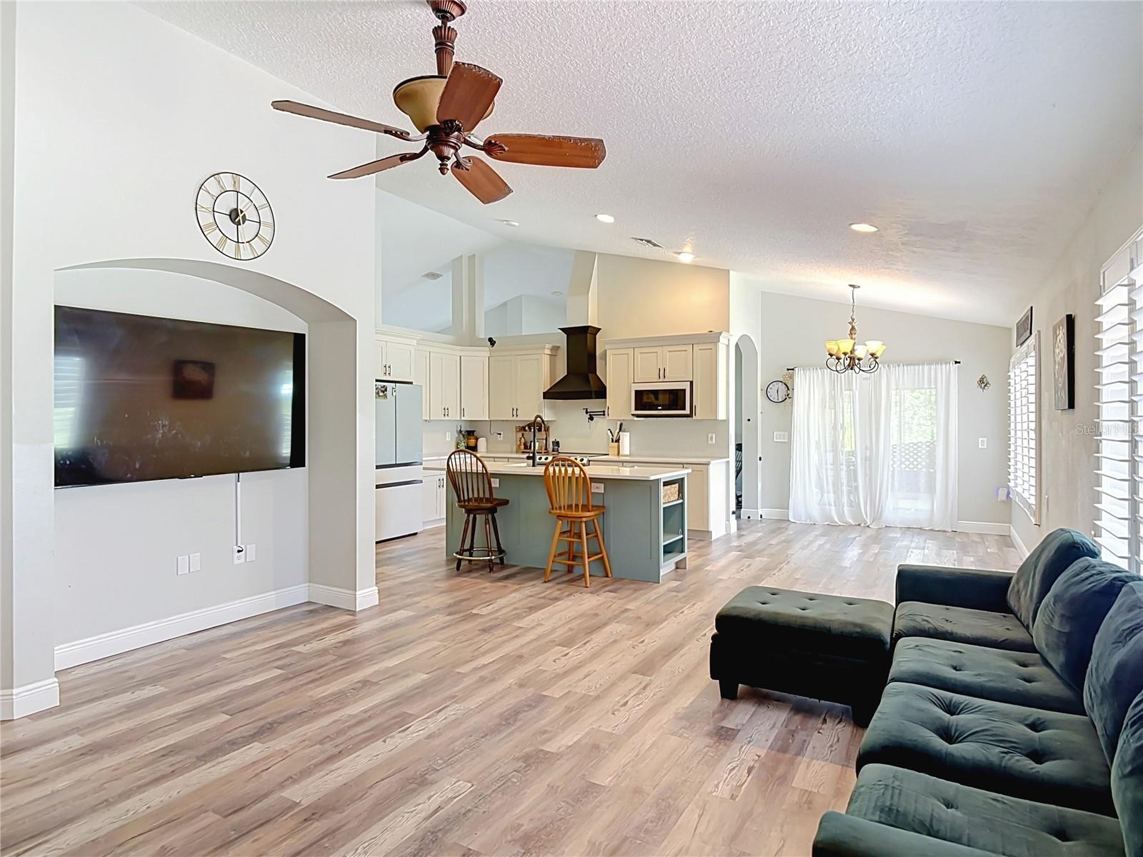 LEXINGTON TRLS - Residential