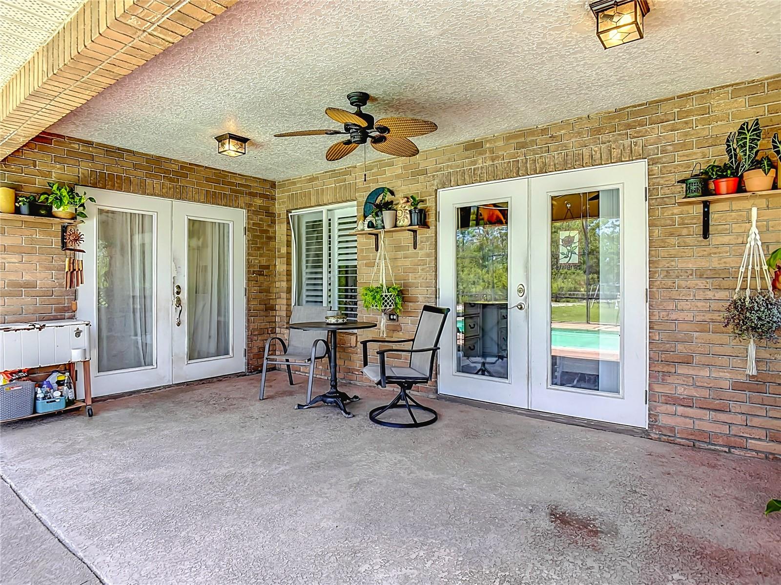 LEXINGTON TRLS - Residential