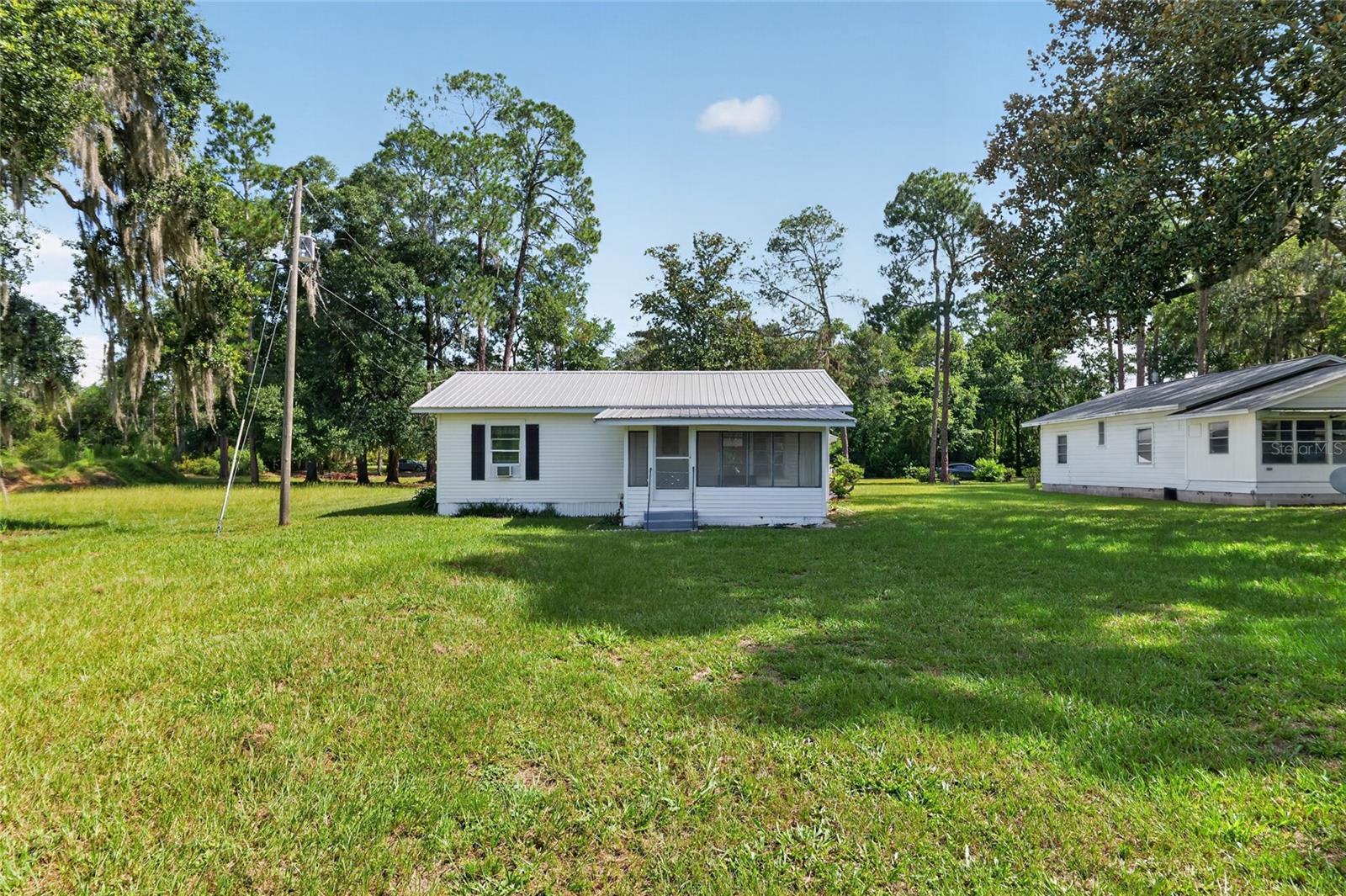 GRANDIN LAKE SHORES - Residential