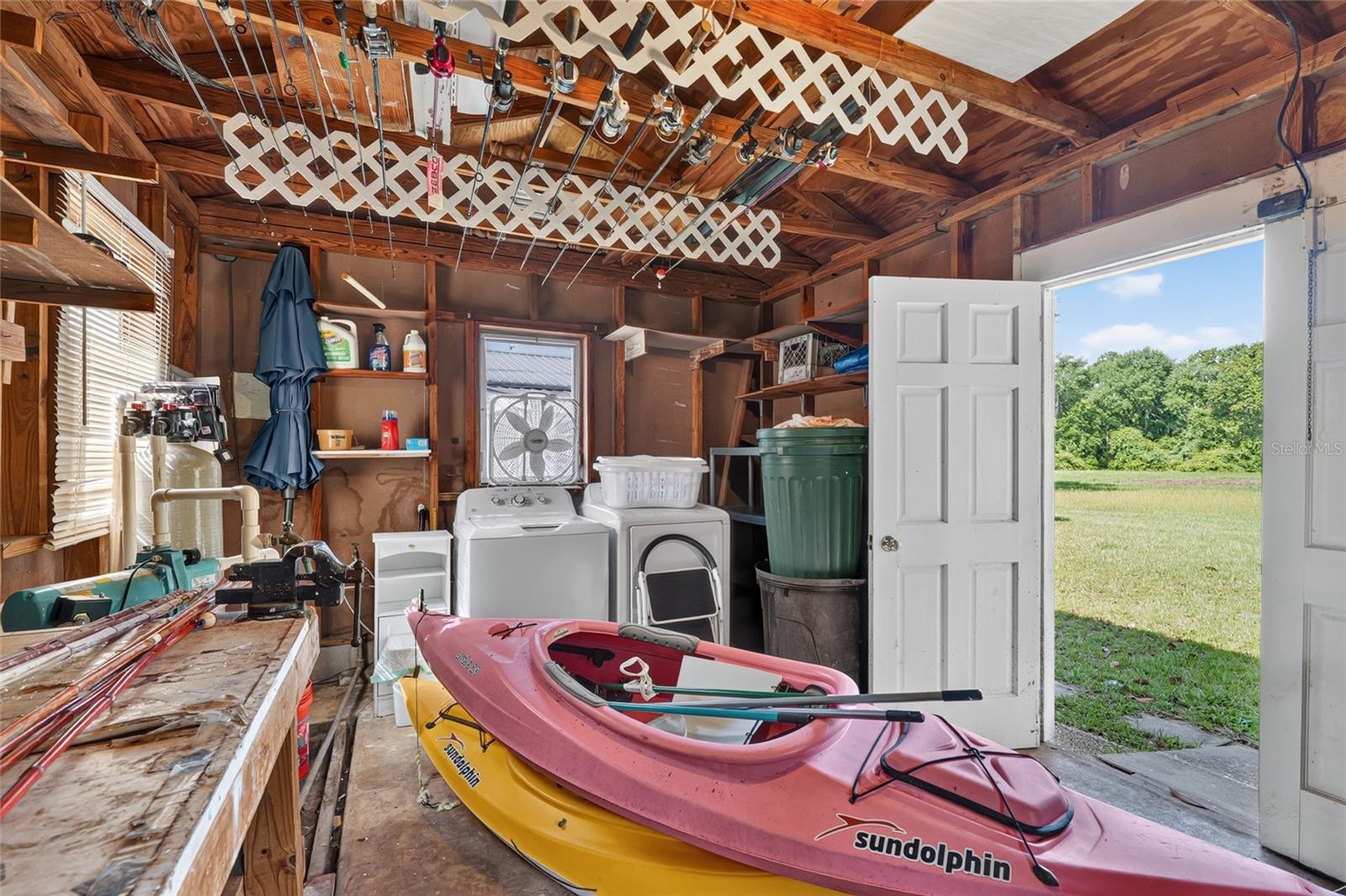 GRANDIN LAKE SHORES - Residential