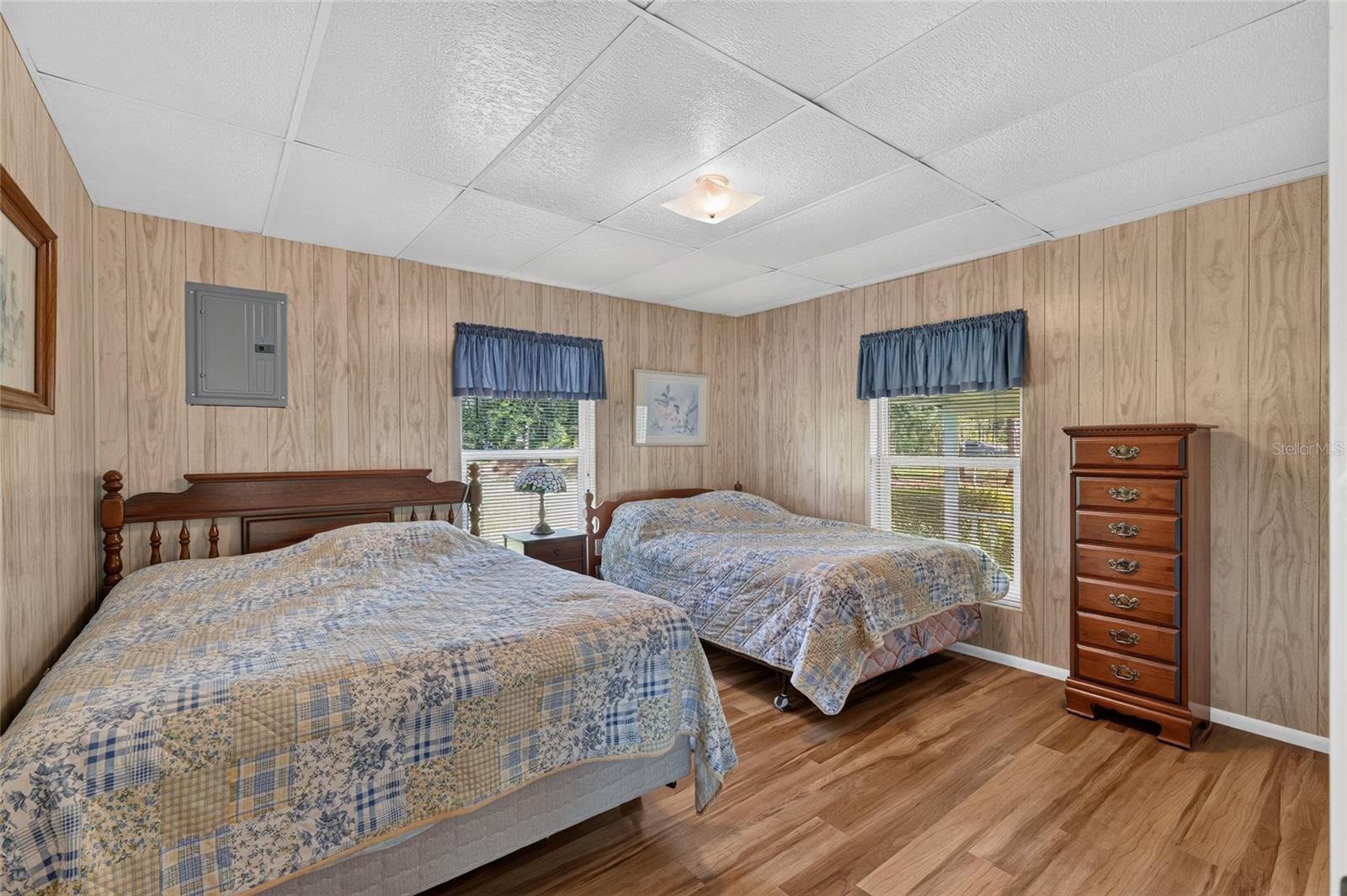 GRANDIN LAKE SHORES - Residential