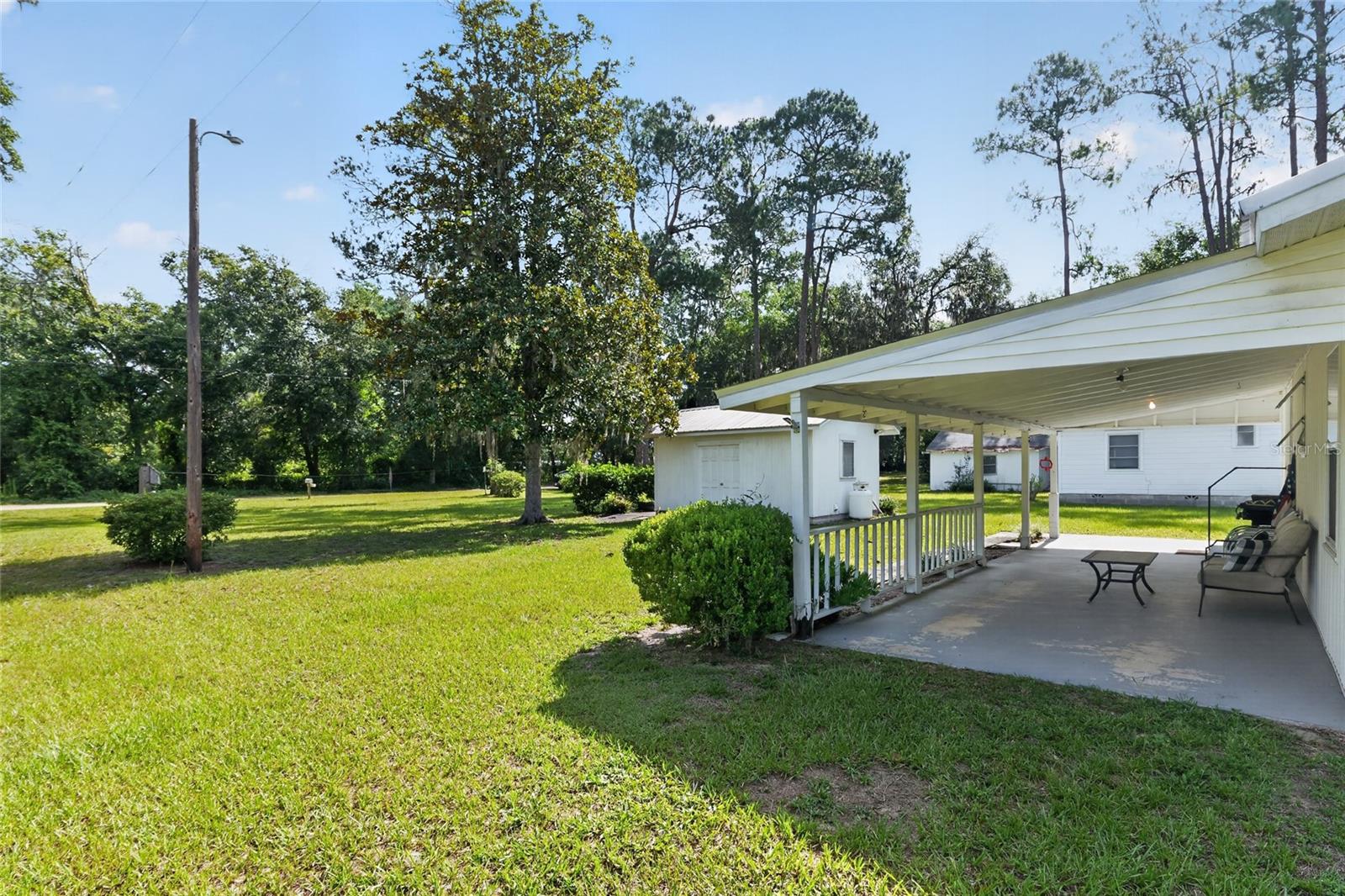 GRANDIN LAKE SHORES - Residential