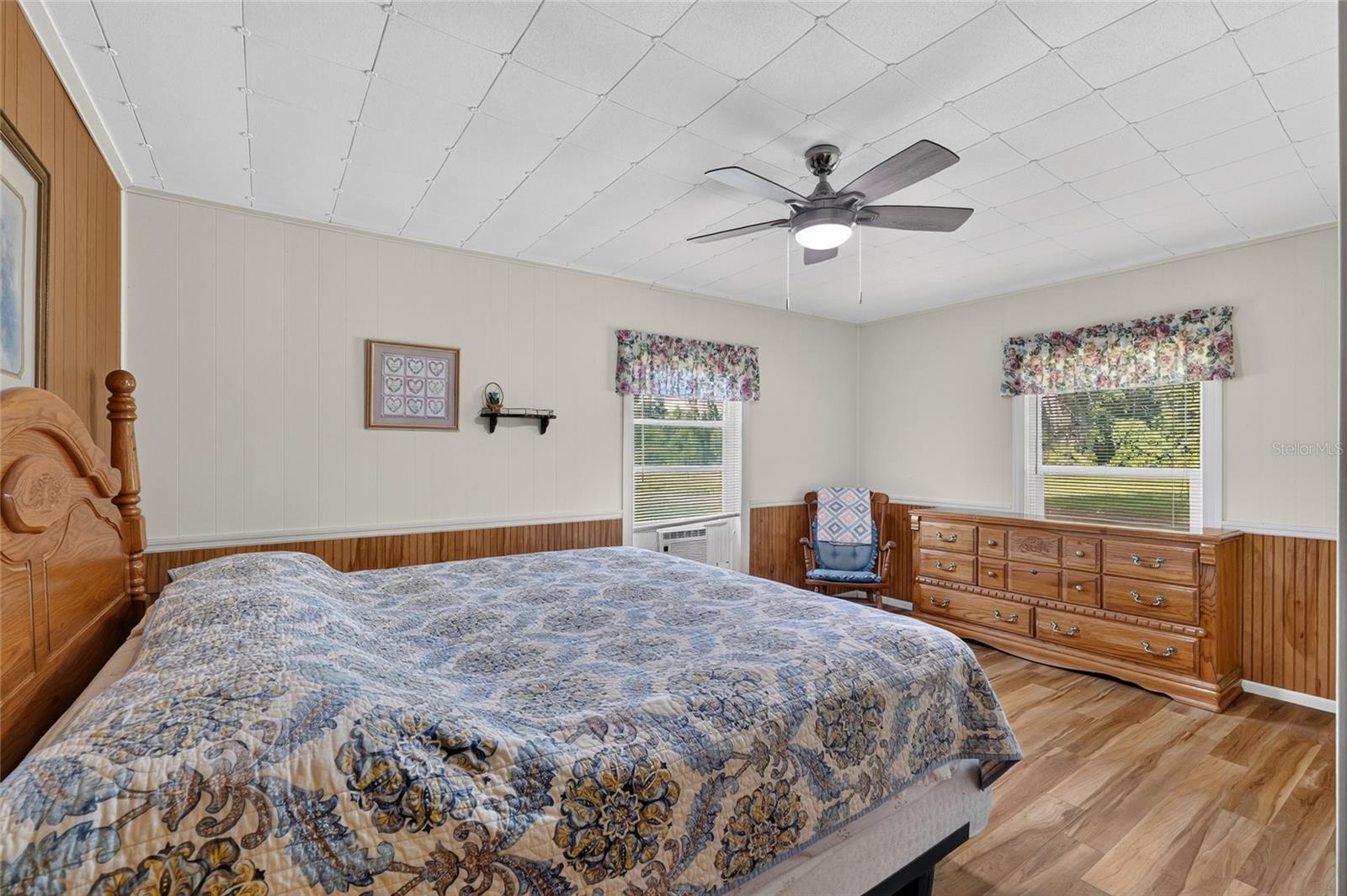 GRANDIN LAKE SHORES - Residential