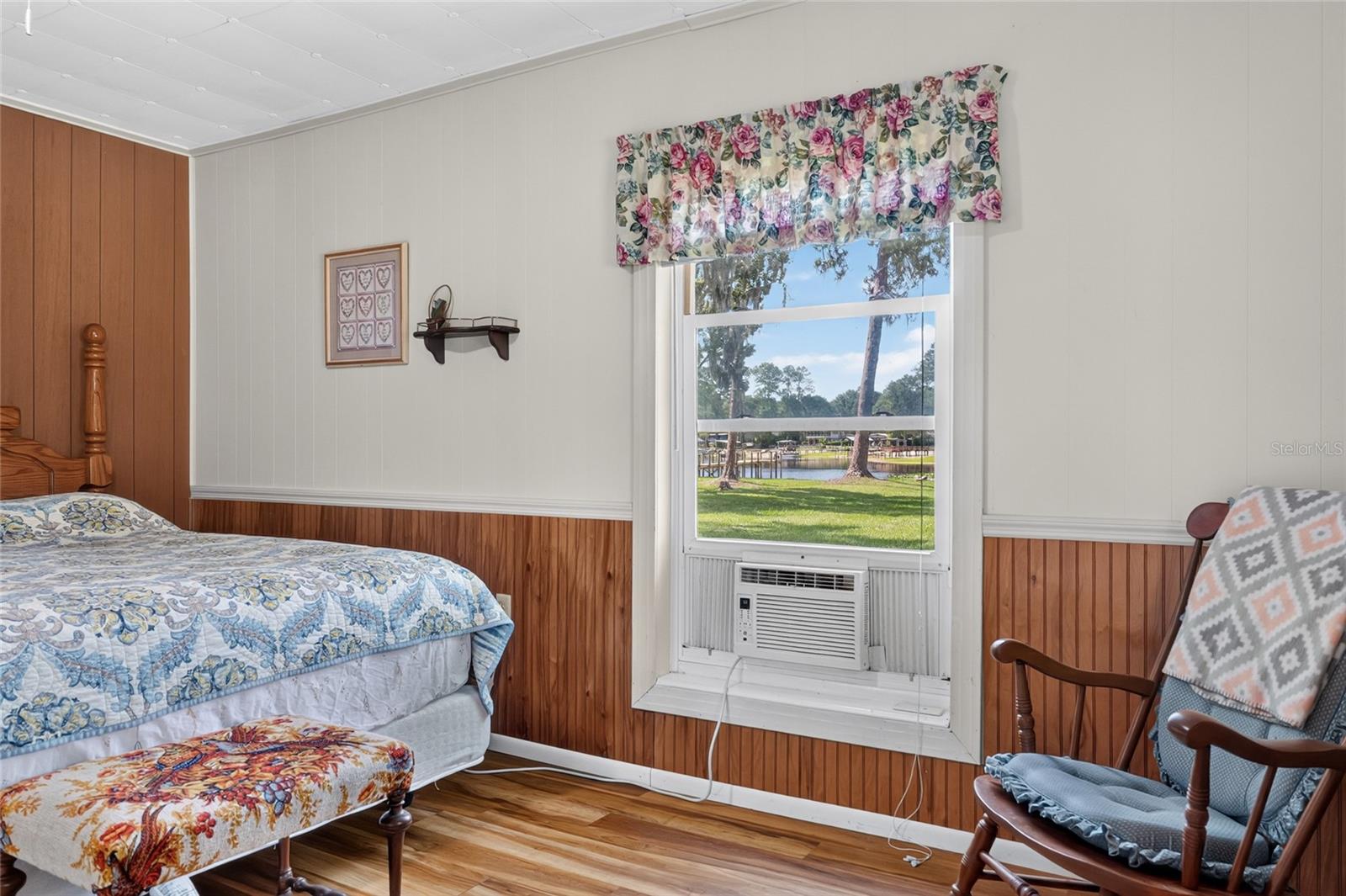GRANDIN LAKE SHORES - Residential