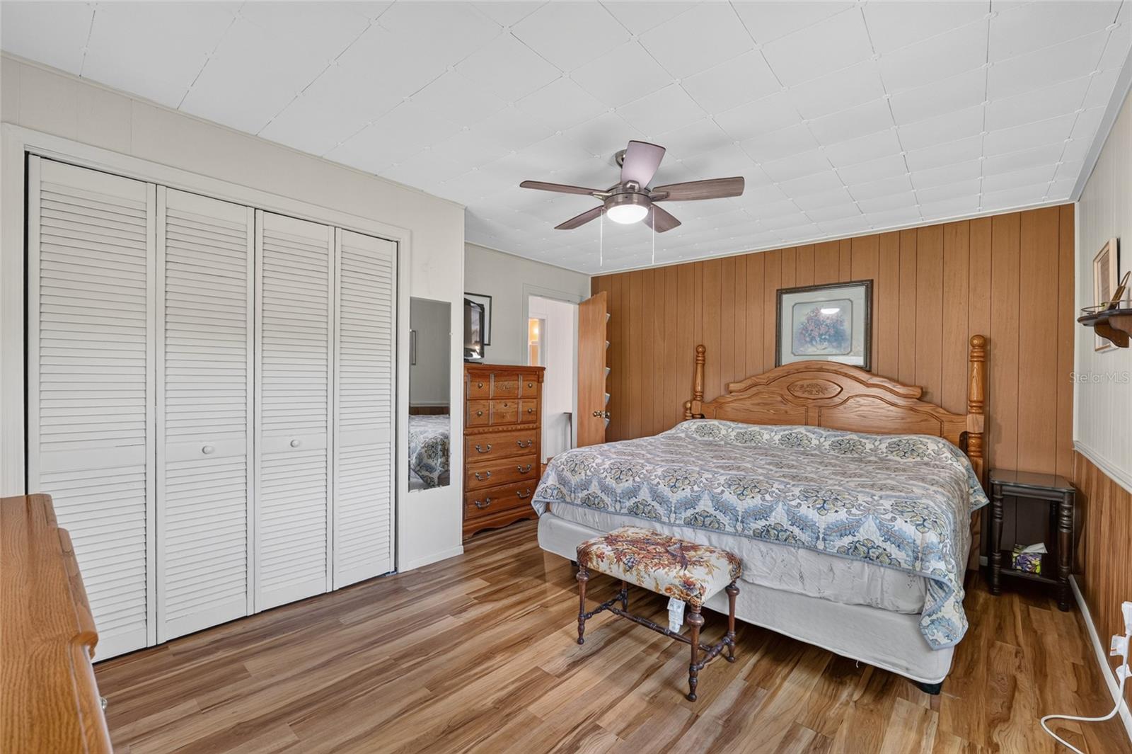 GRANDIN LAKE SHORES - Residential