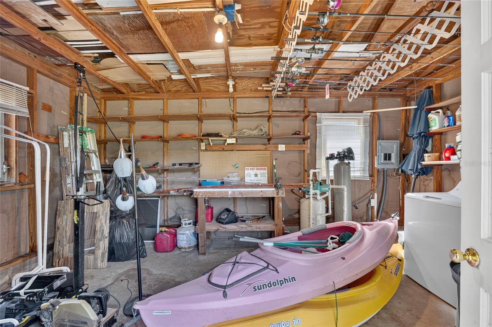 GRANDIN LAKE SHORES - Residential