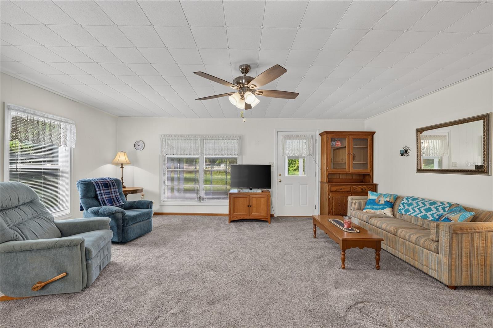 GRANDIN LAKE SHORES - Residential