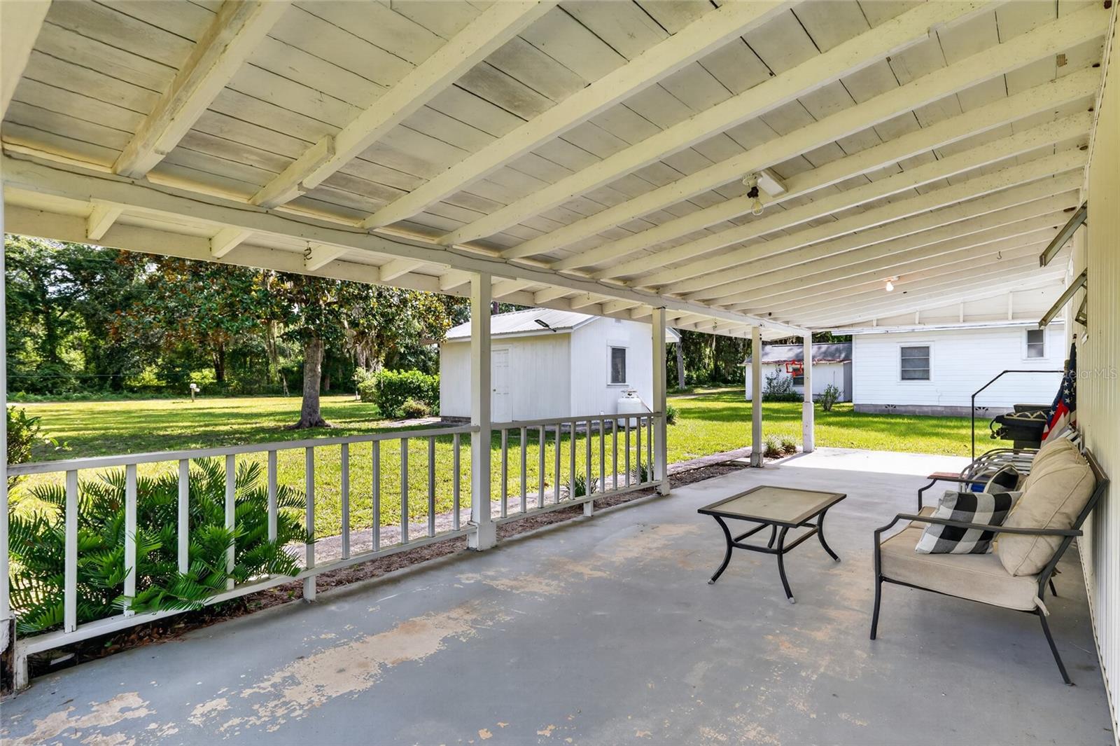 GRANDIN LAKE SHORES - Residential
