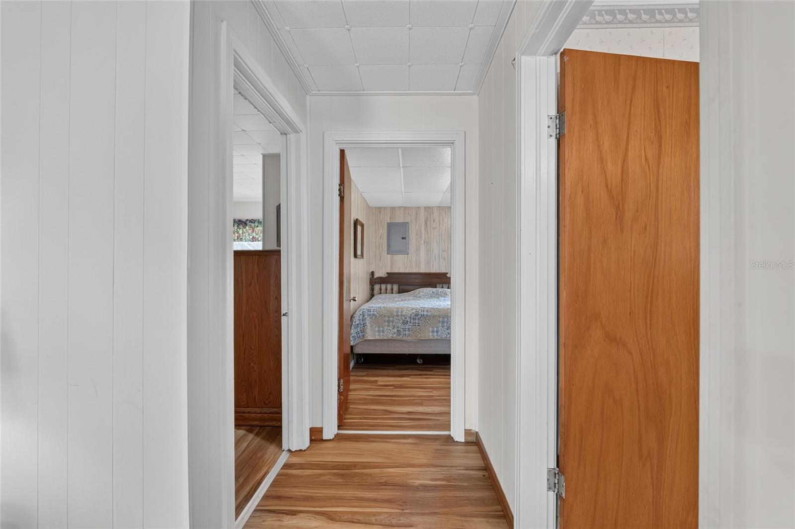 GRANDIN LAKE SHORES - Residential