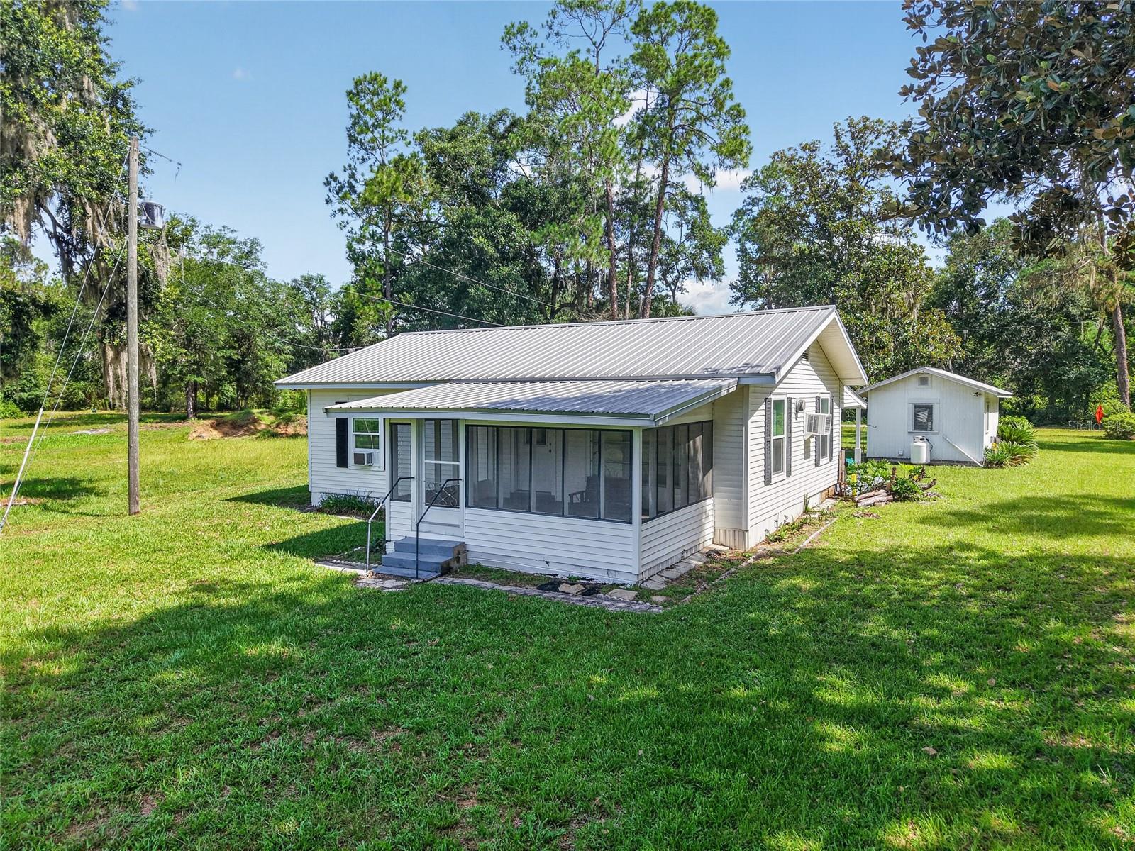 GRANDIN LAKE SHORES - Residential