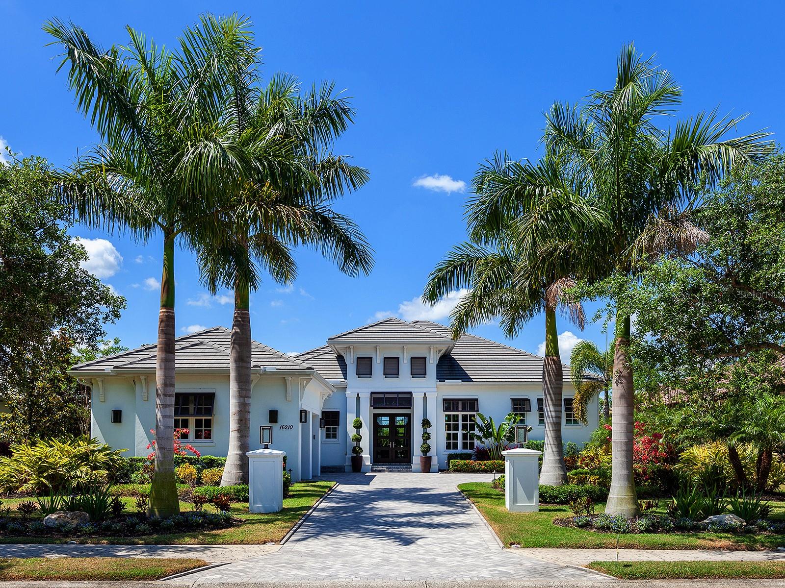 LAKE CLUB - Residential