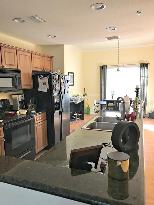 CORDOBA AT BEACH PARK A CONDOM - Residential Lease