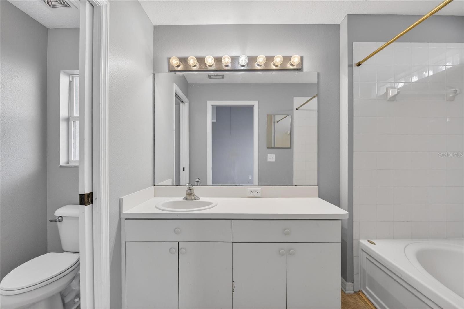 LAKESIDE TR A1 - Residential