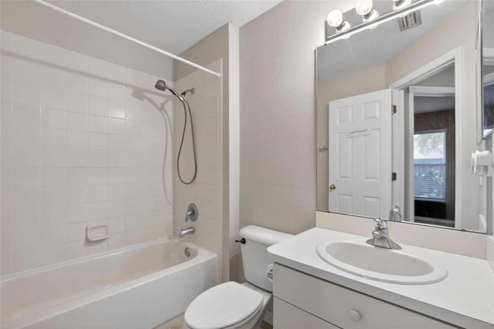 LAKESIDE TR A1 - Residential