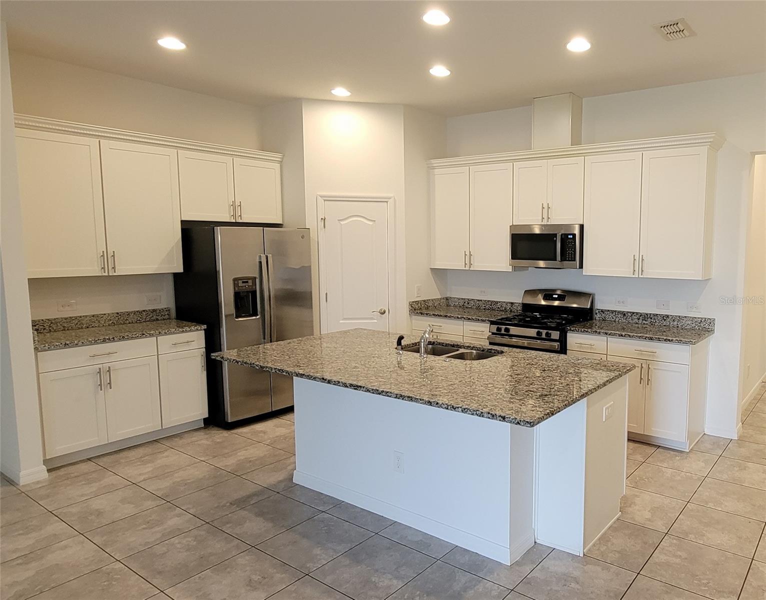 MAGNOLIA AT WESTSIDE - Residential Lease
