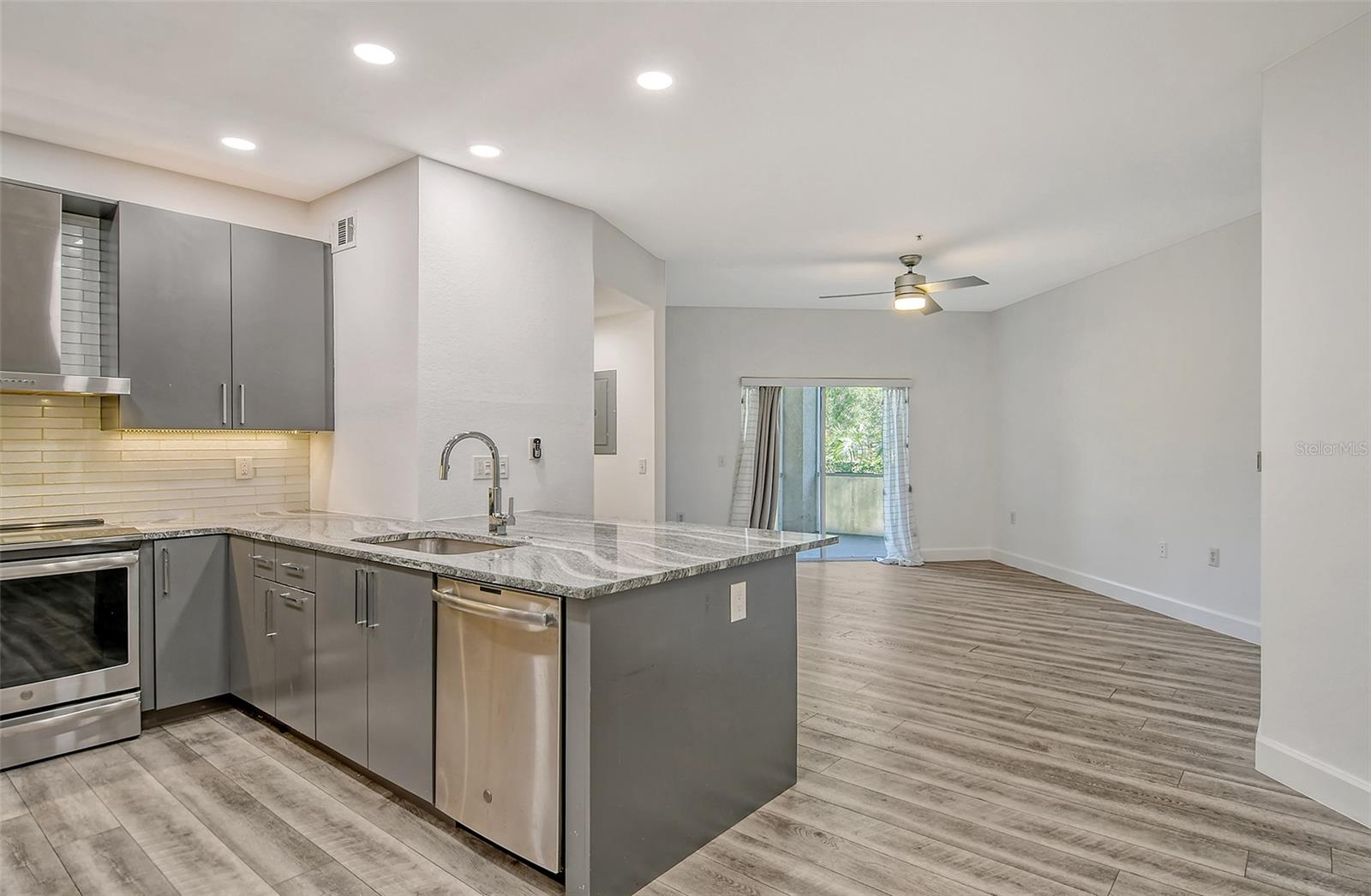 SERENADE ON PALMER RANCH - Residential