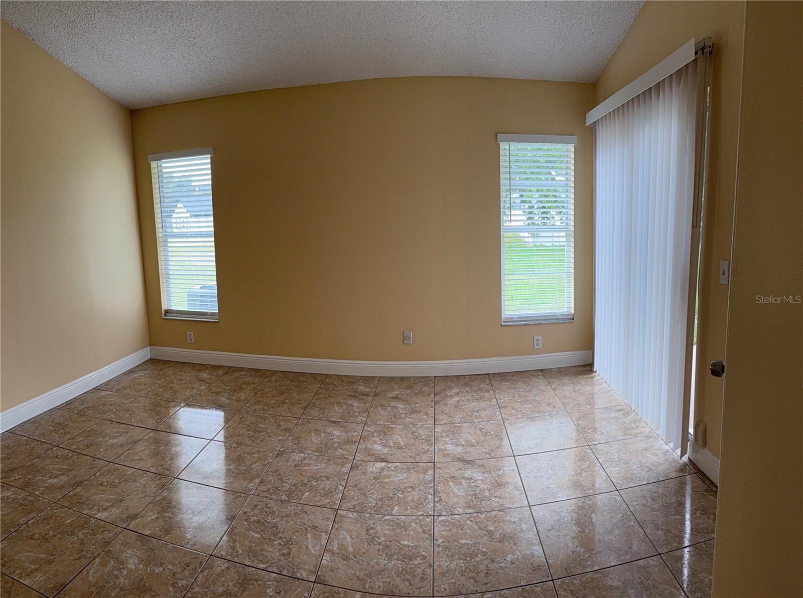 RIO PINAR LAKES UNIT 4 - Residential