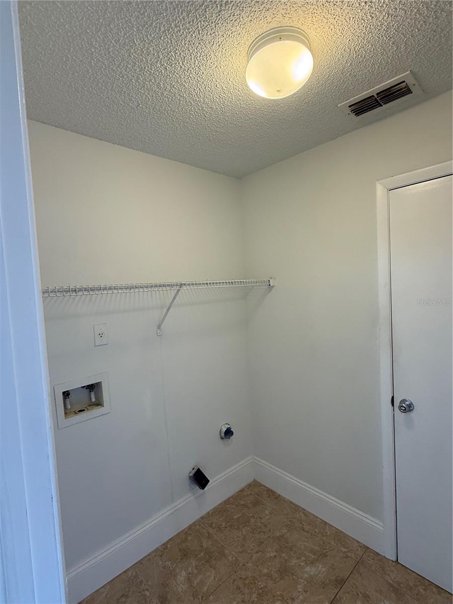 RIO PINAR LAKES UNIT 4 - Residential