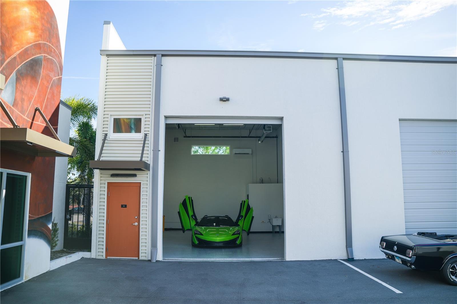 MOTOCAVE A NON-RESIDENTIAL CONDO - Commercial Sale
