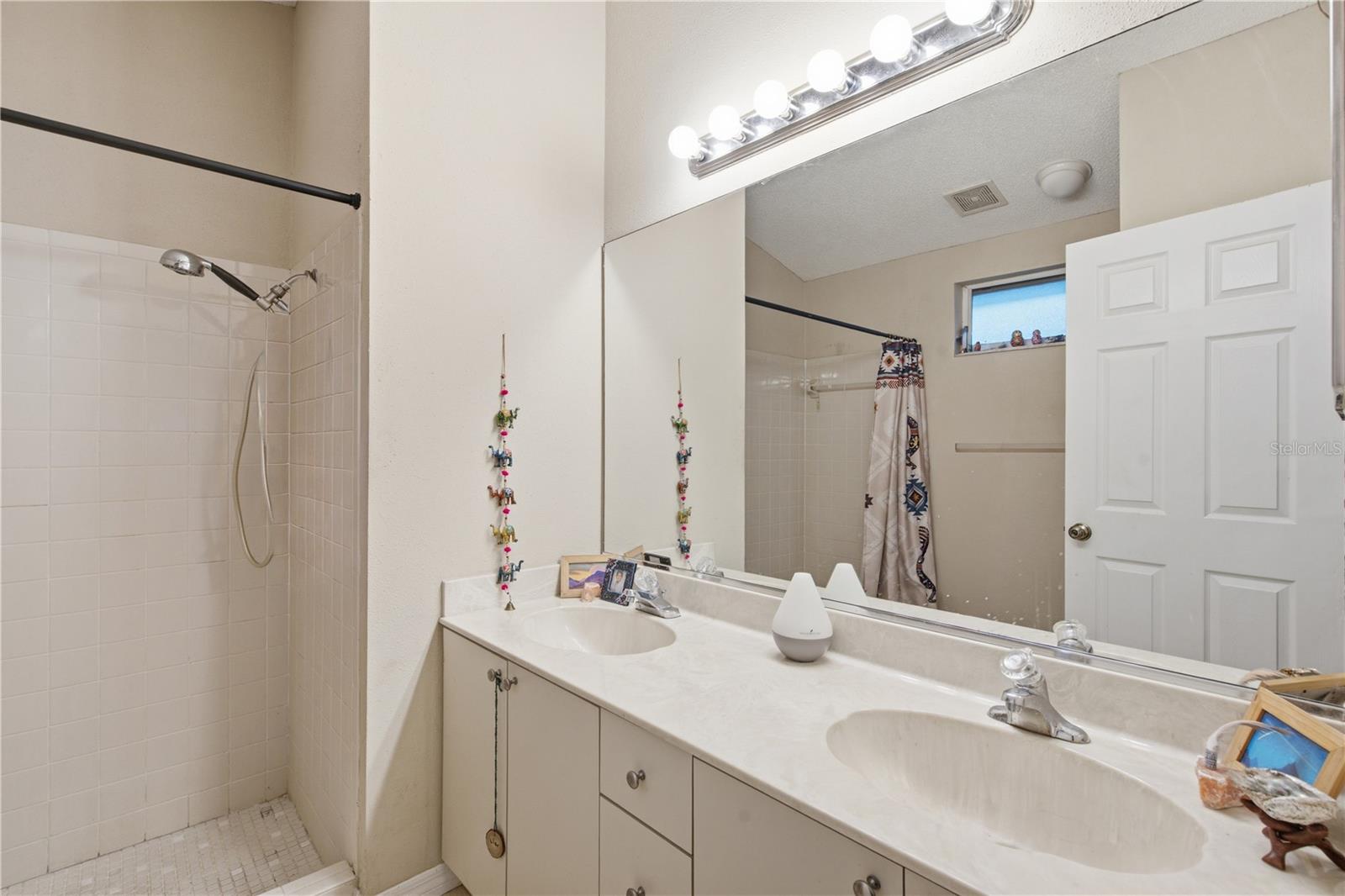 GULF GATE GLEN - Residential