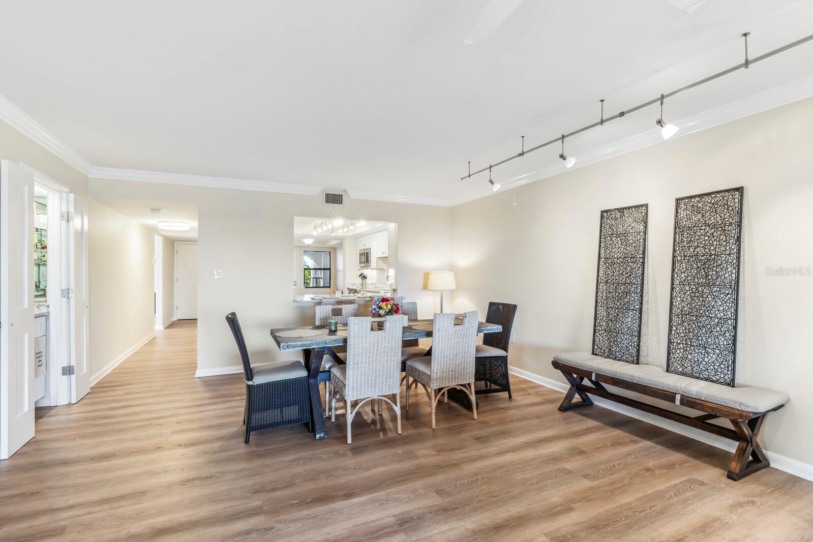 SILVER KING CONDO PH 1 - Residential