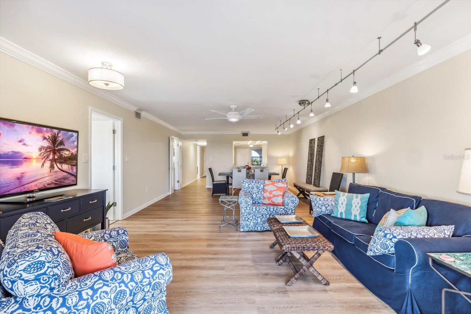 SILVER KING CONDO PH 1 - Residential