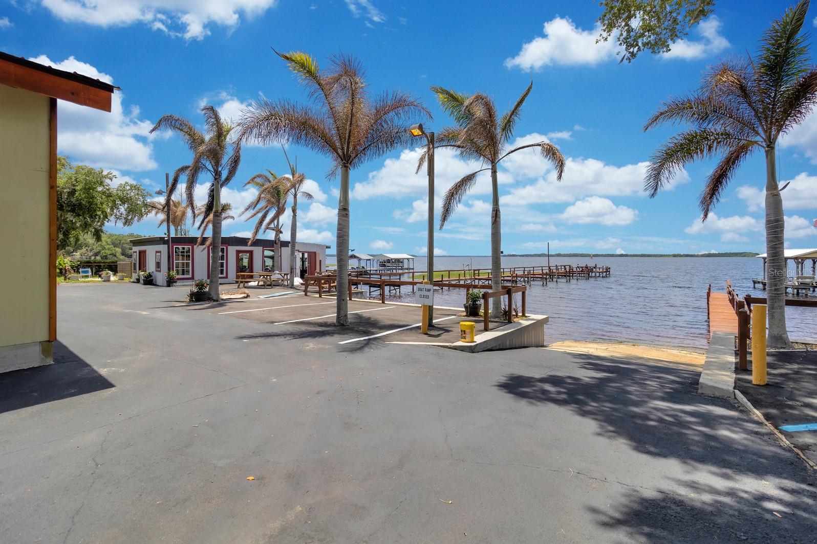 LAKE HAVEN - Commercial Sale