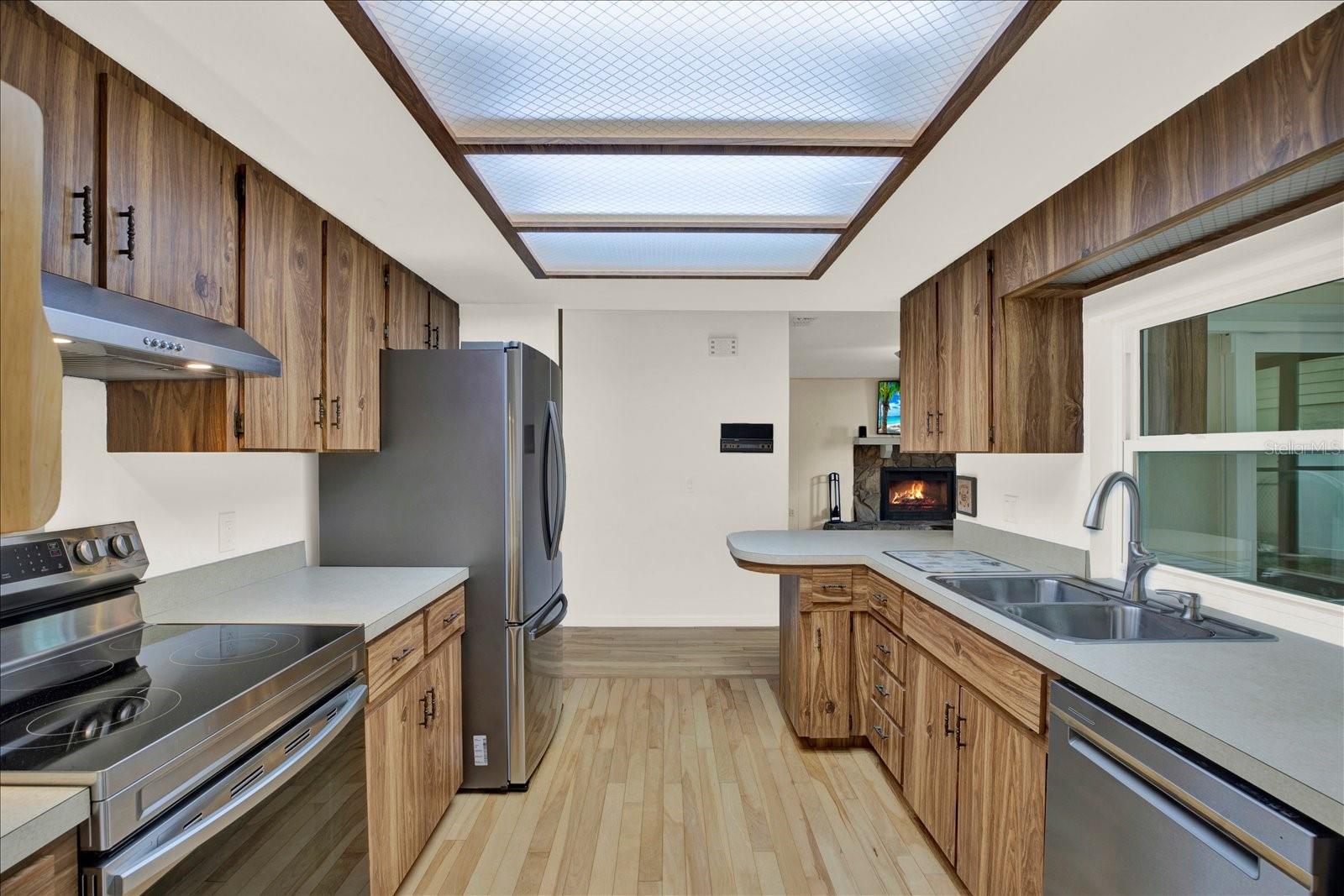 SHADOW LAKE ESTATES - Residential