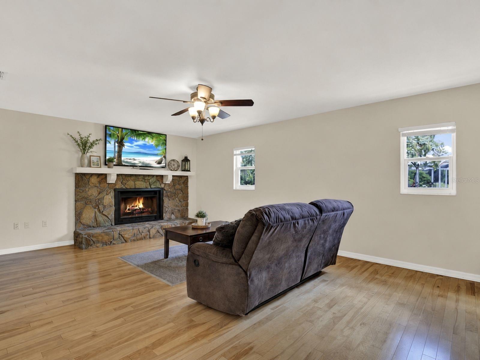 SHADOW LAKE ESTATES - Residential