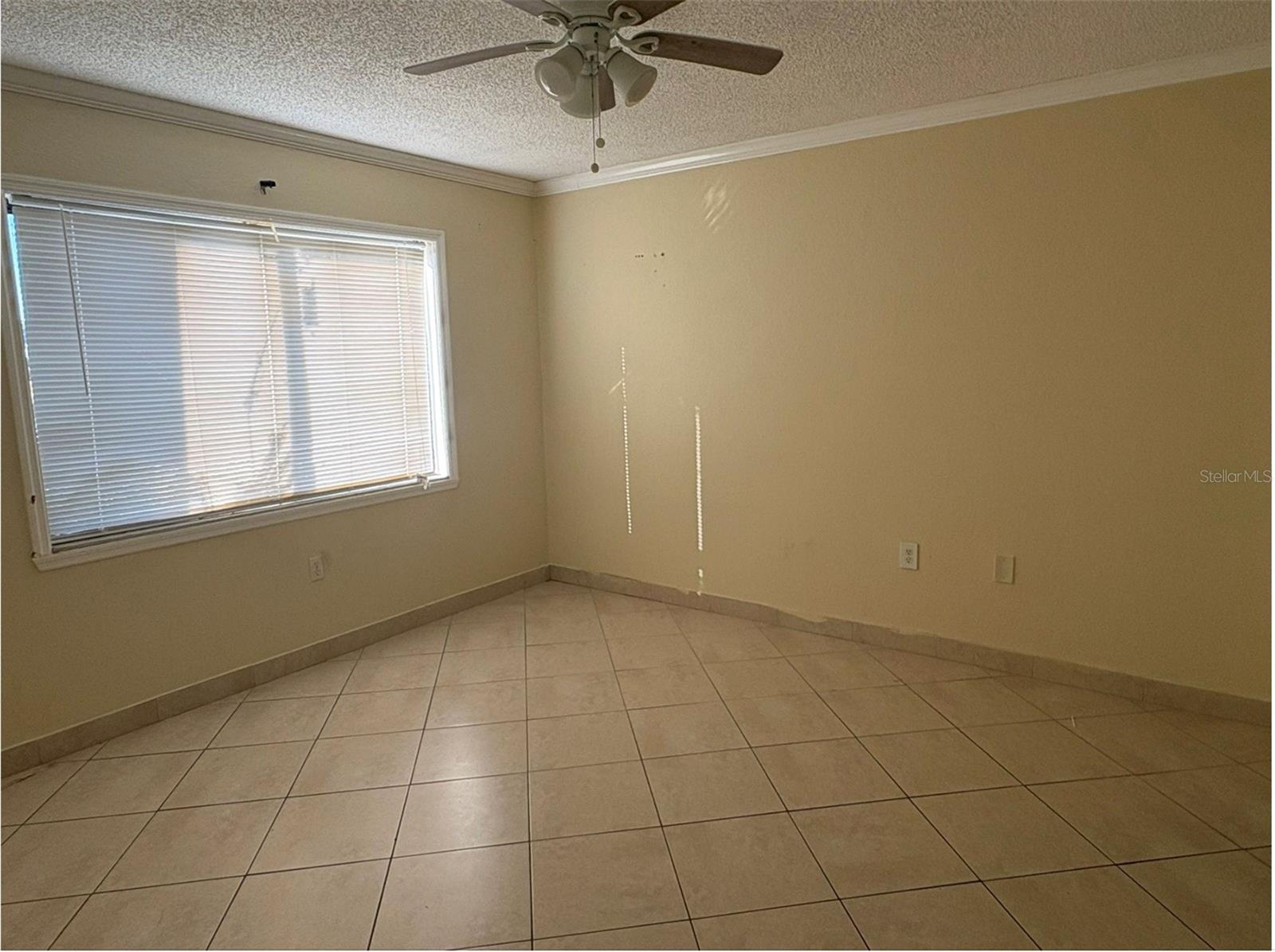 GARDEN WALK CONDO PH 2 - Residential