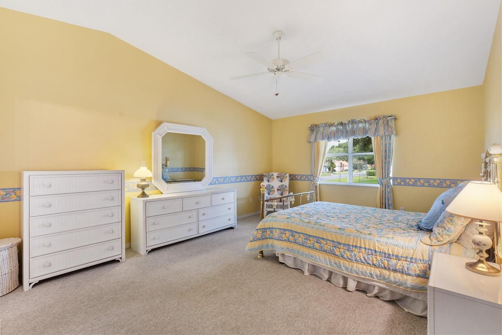 LADY LAKE ORANGE BLOSSOM GARDENS UNIT 17A - Residential