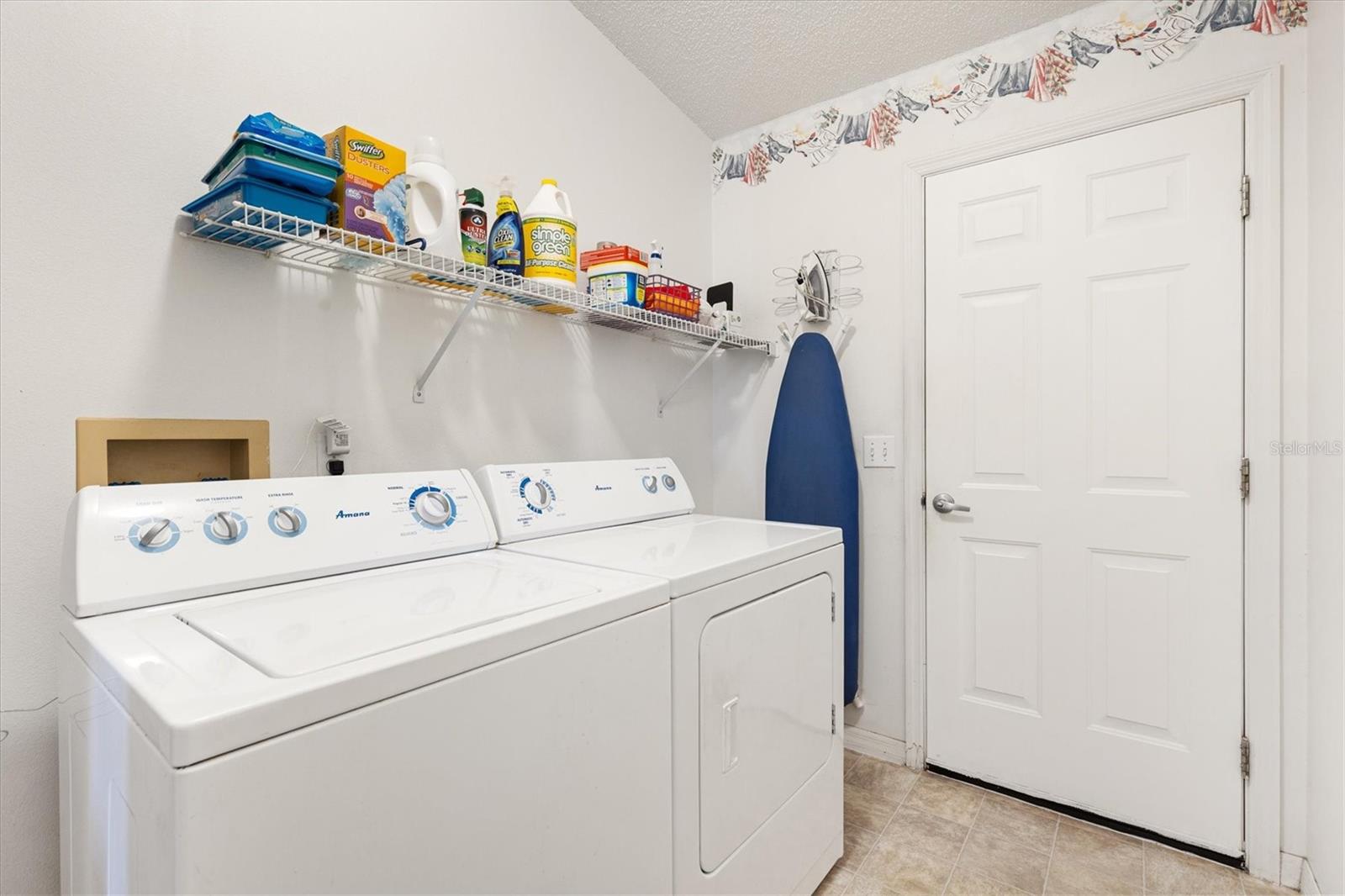 LADY LAKE ORANGE BLOSSOM GARDENS UNIT 17A - Residential