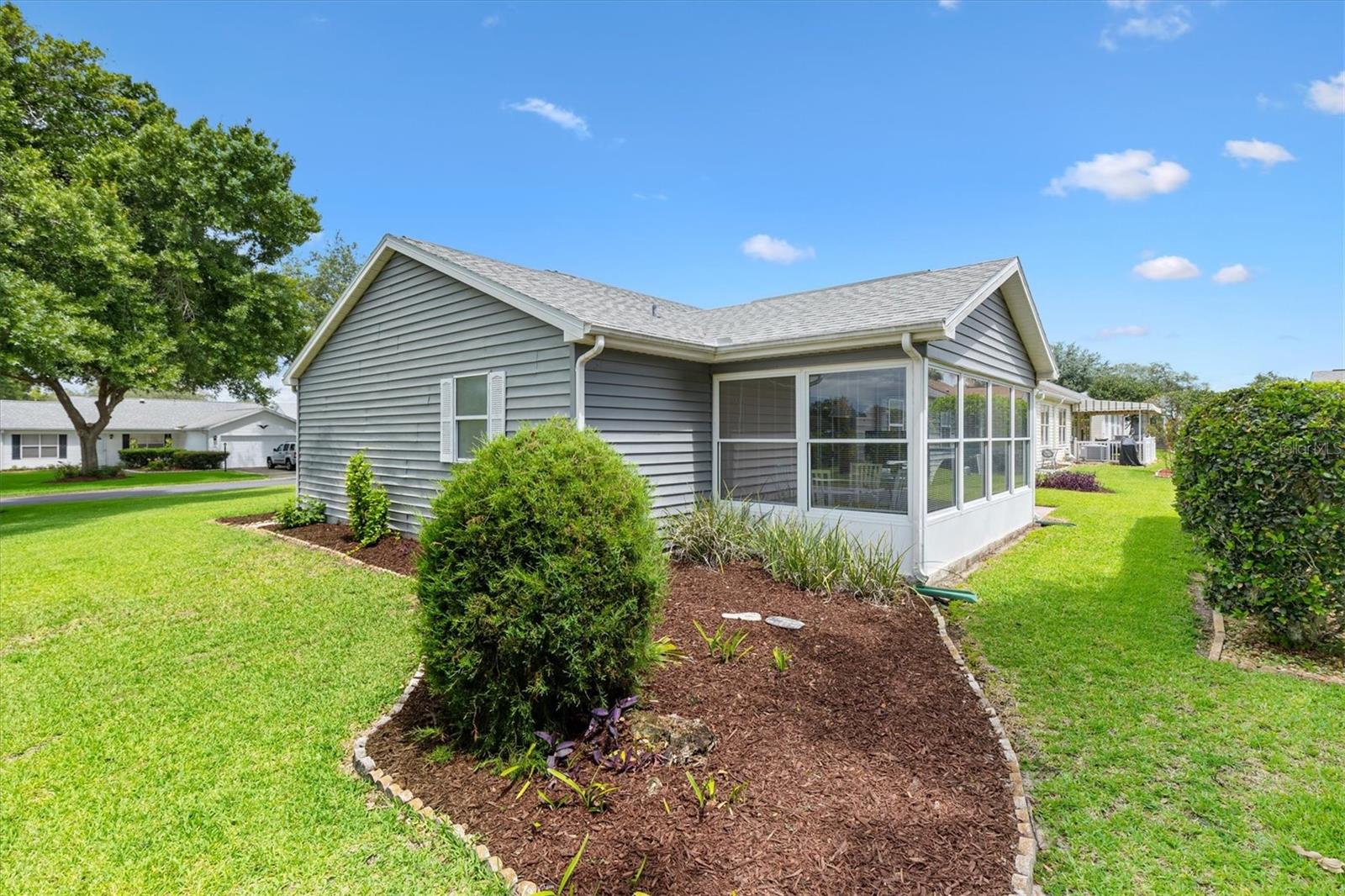 LADY LAKE ORANGE BLOSSOM GARDENS UNIT 17A - Residential