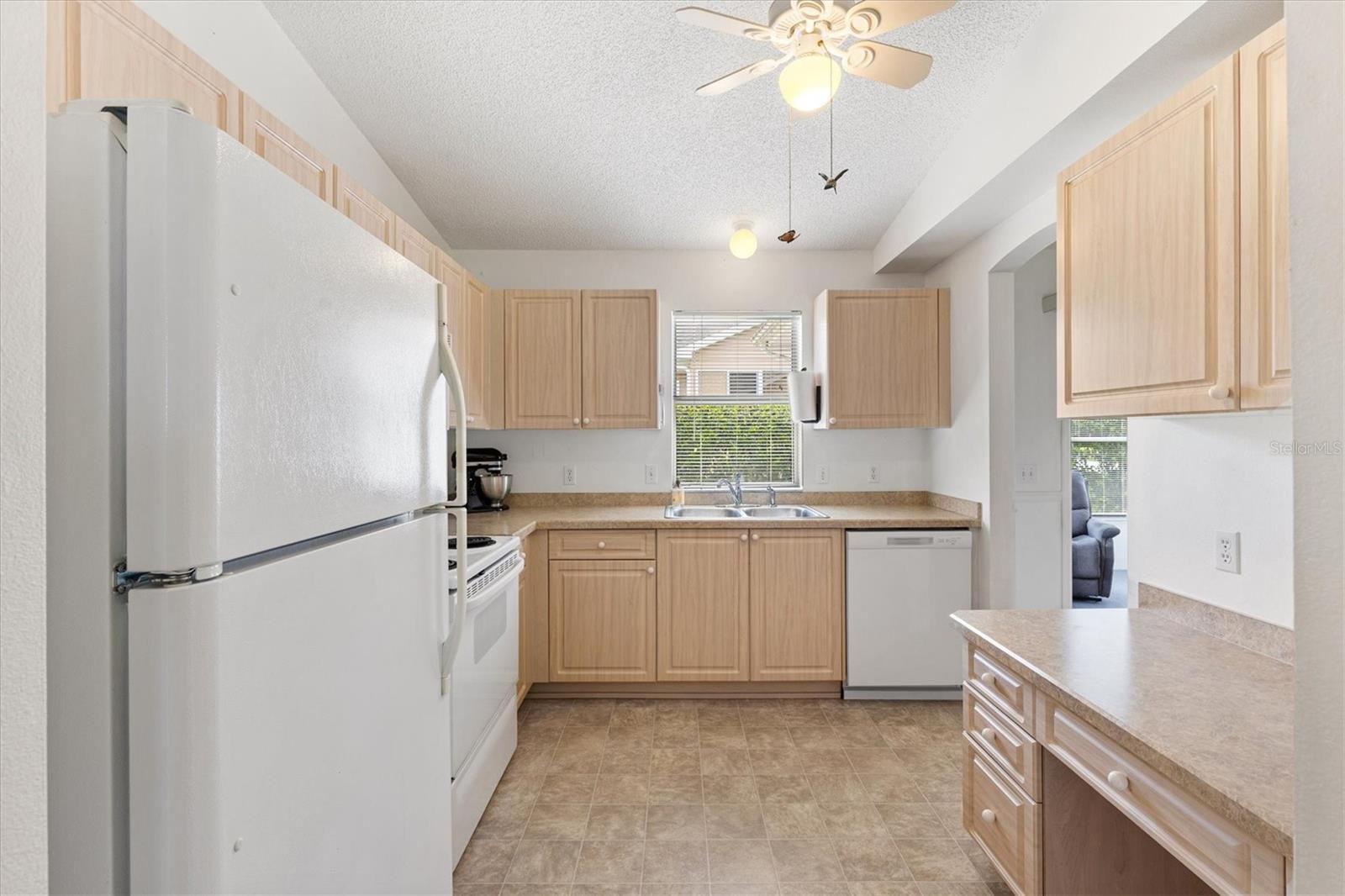 LADY LAKE ORANGE BLOSSOM GARDENS UNIT 17A - Residential