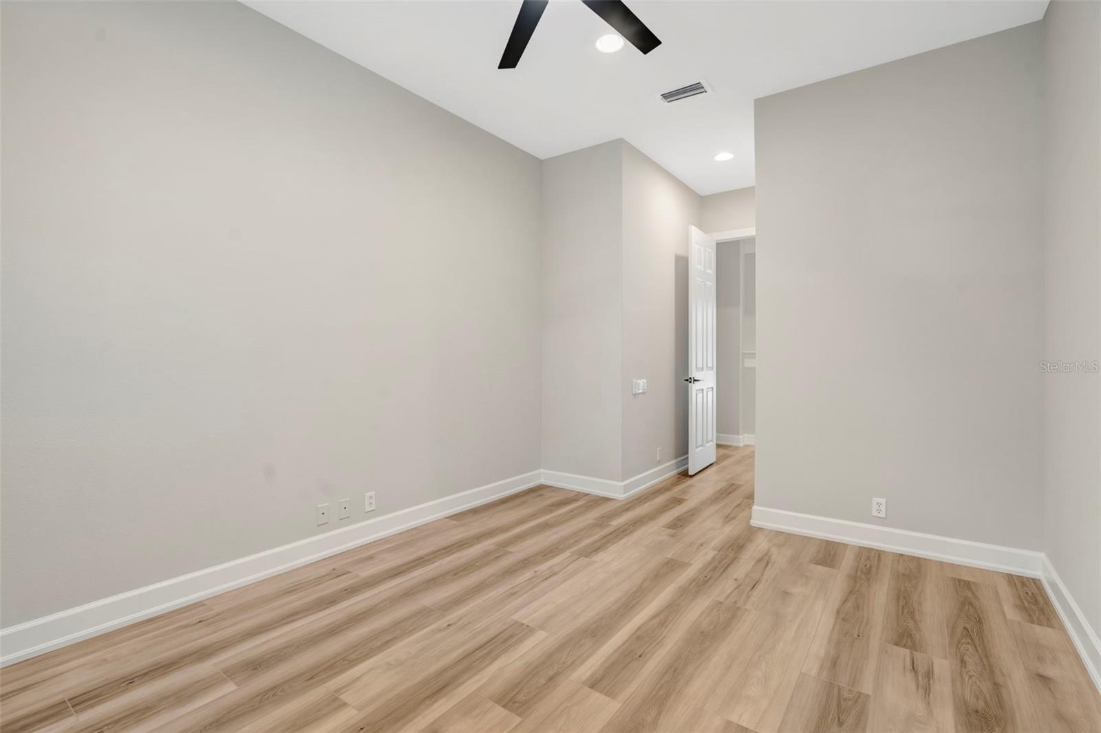 AUTUMN WOODS-UNIT II - Residential