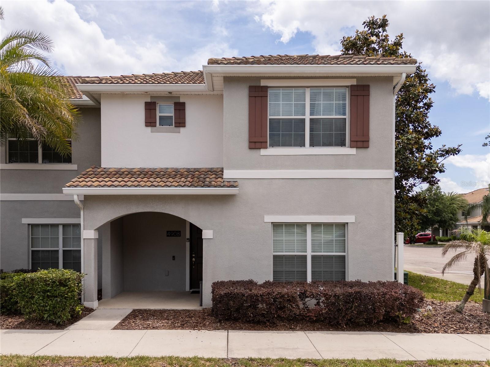 Beautiful home for rent in the heart of Kissimmee! Located in the desirable Storey Lake community, this spacious residence offers an open-concept layout, comfortable living areas, and a prime location just minutes from Disney, major highways, shopping centers, restaurants, and entertainment. Residents enjoy access to exceptional community amenities and a well-maintained neighborhood. Whether you're looking for convenience, comfort, or a fantastic location, this home has it all. Don't miss this opportunity—schedule your showing today!