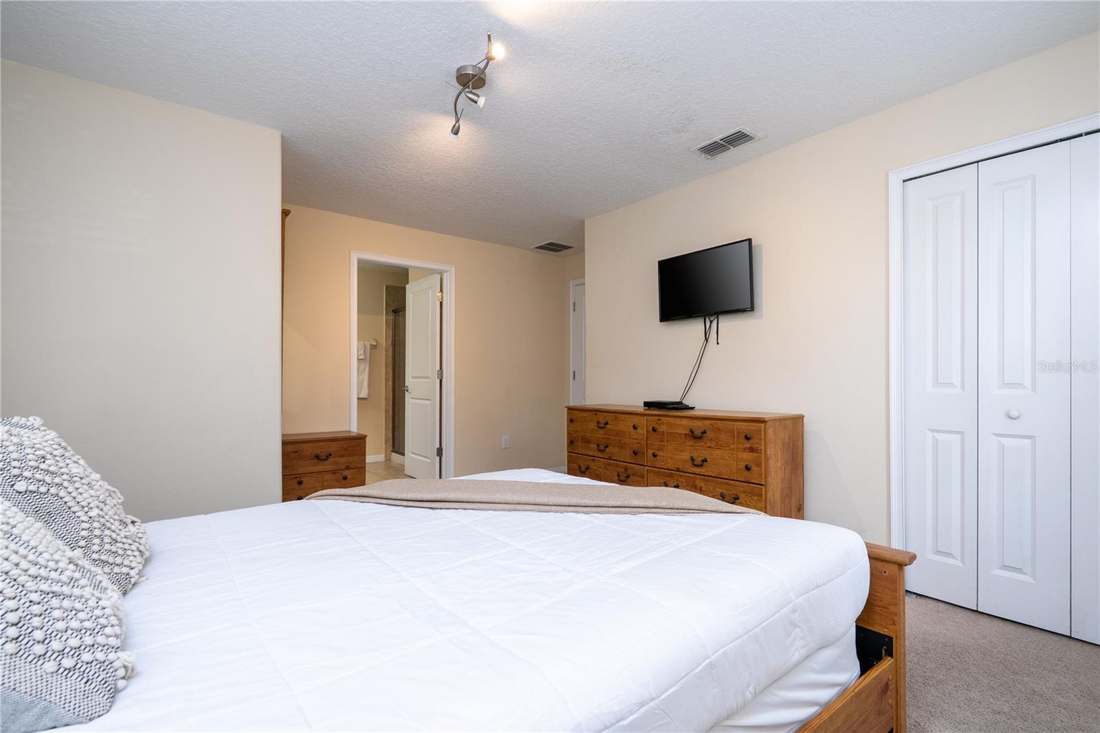 STOREY LAKE PH 1B-2A - Residential Lease