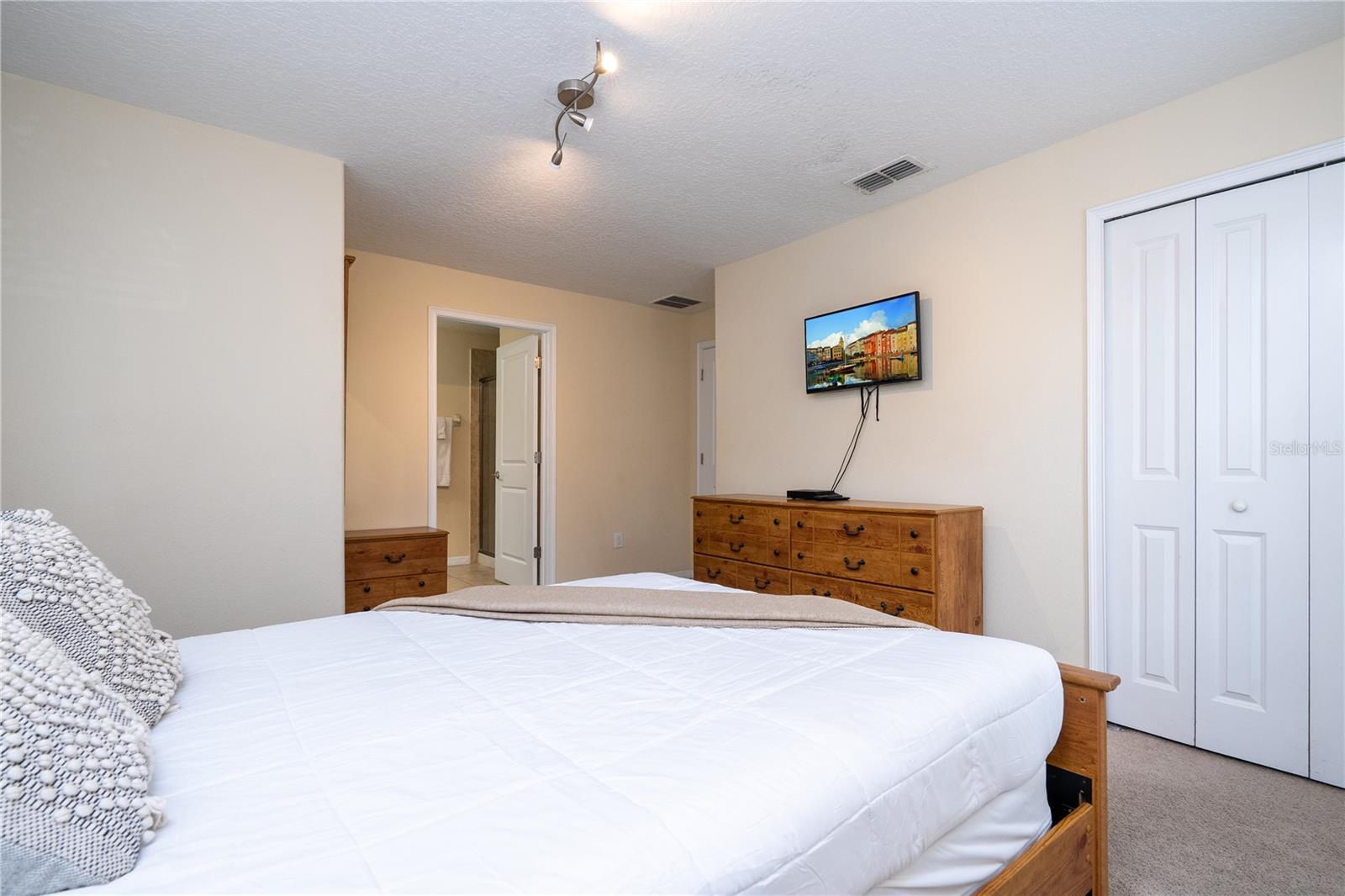 STOREY LAKE PH 1B-2A - Residential Lease
