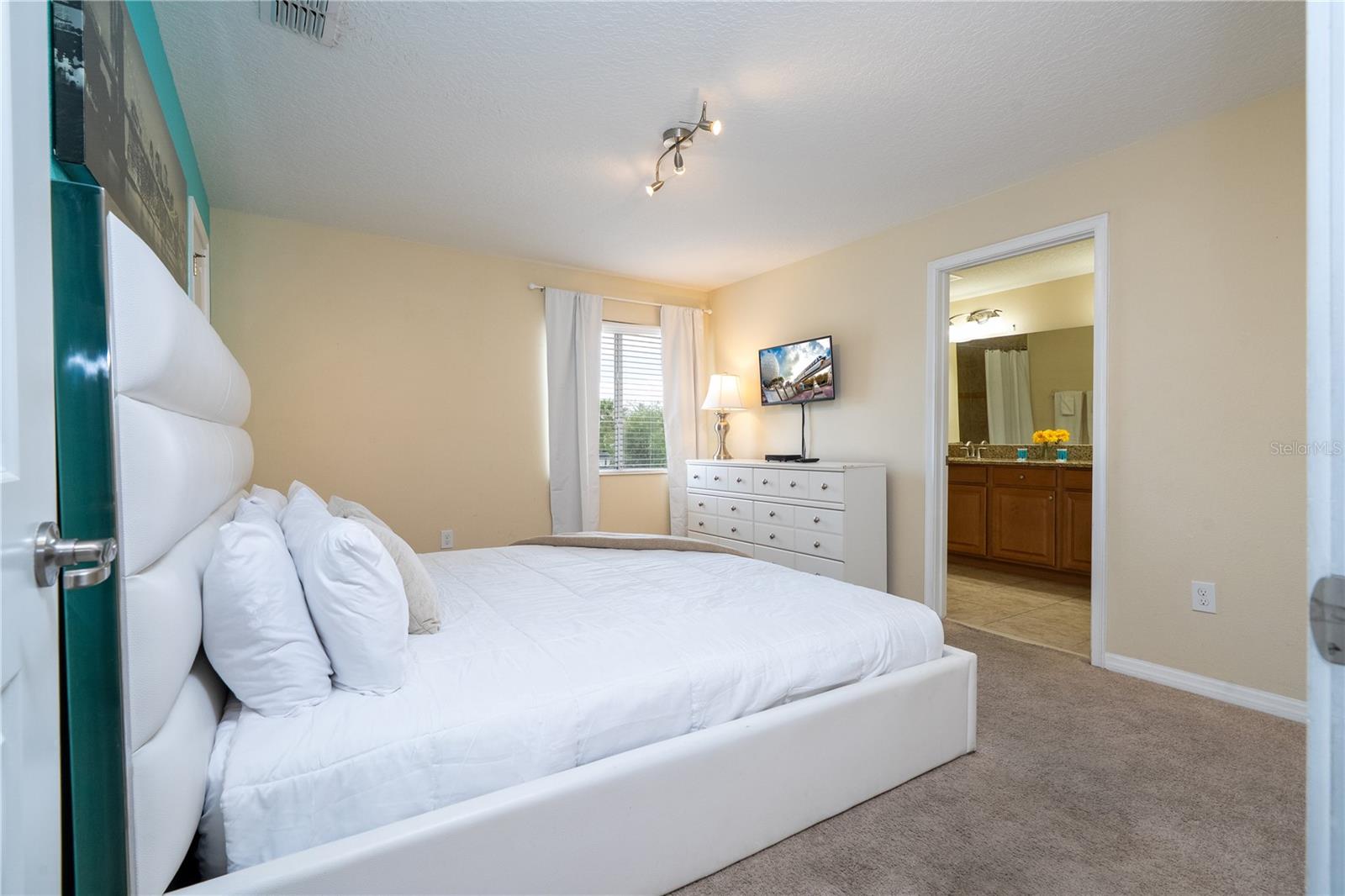 STOREY LAKE PH 1B-2A - Residential Lease
