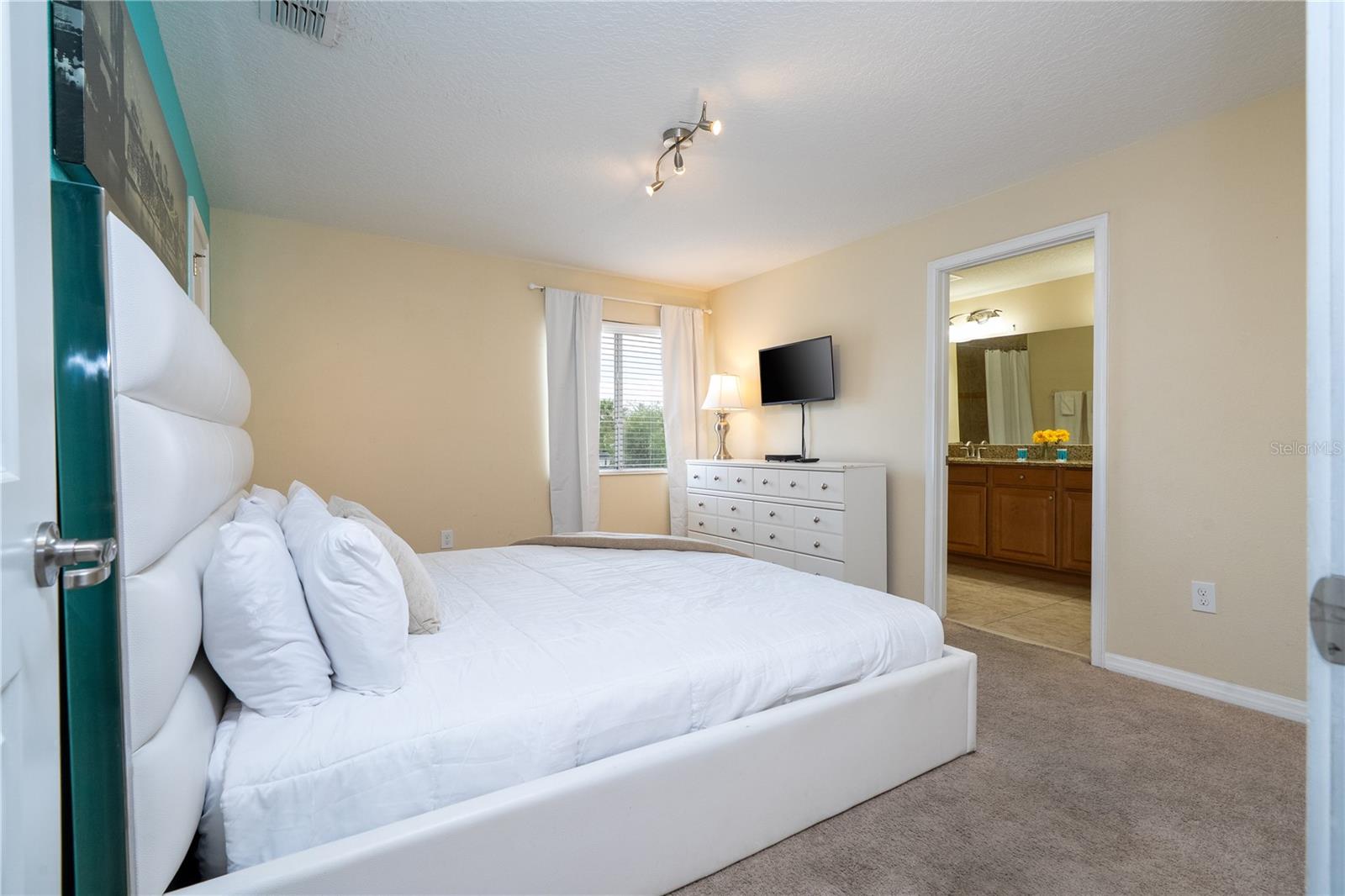 STOREY LAKE PH 1B-2A - Residential Lease