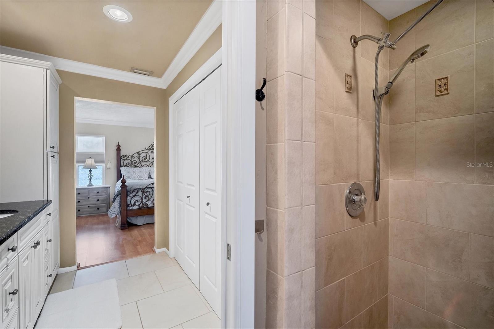 GULF GATE WOODS - Residential Lease