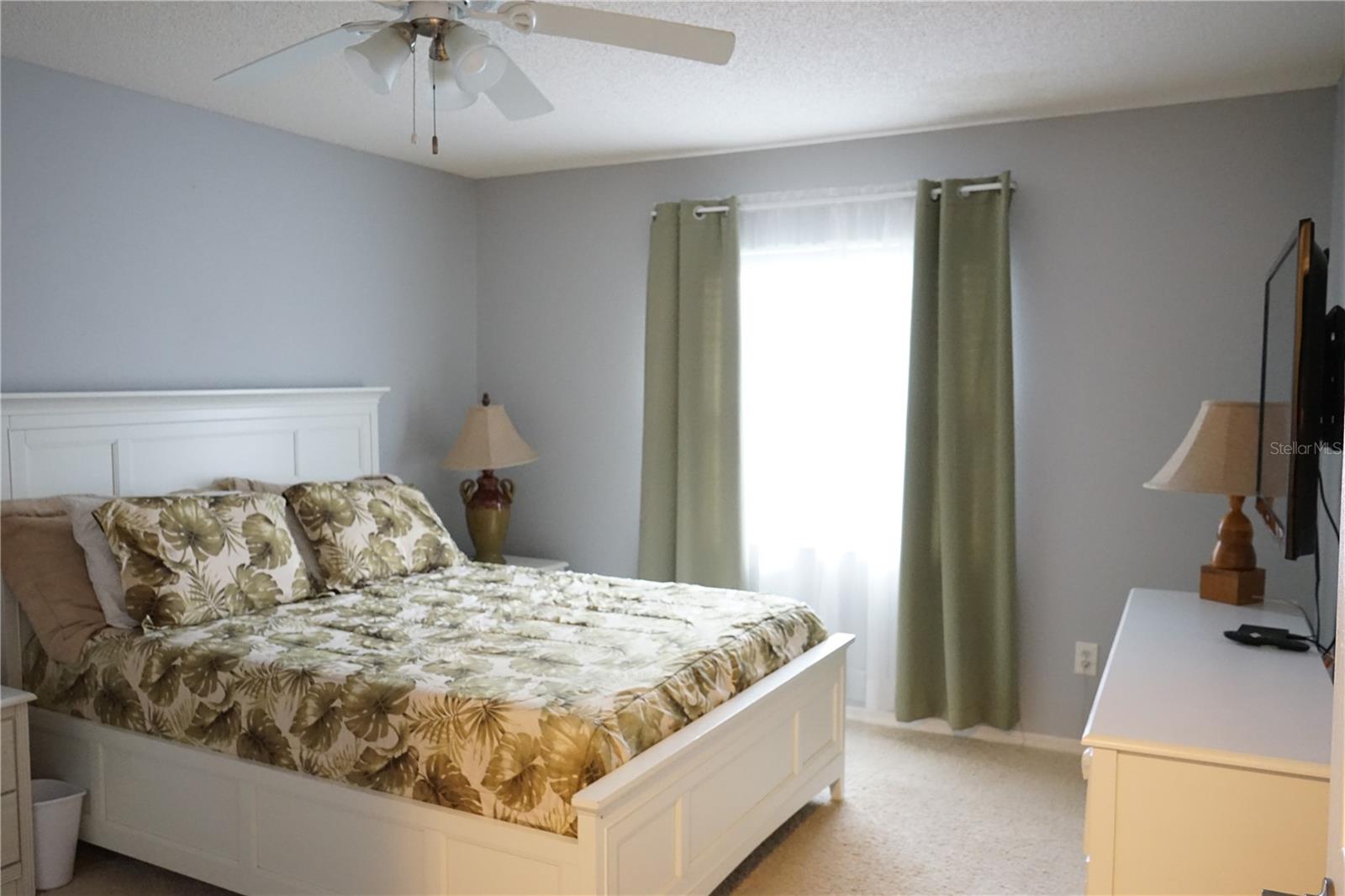 THE KNOLLS, KNOLLS - Residential