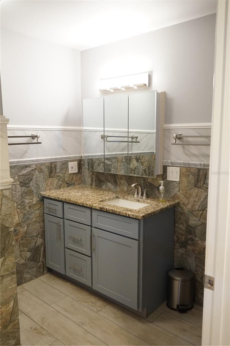 THE KNOLLS, KNOLLS - Residential