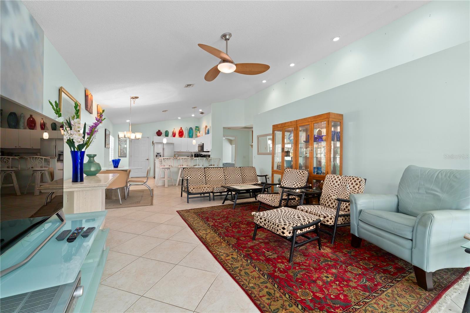 PALM VILLAS - Residential Lease