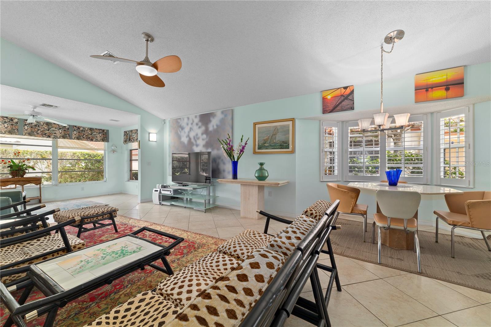 PALM VILLAS - Residential Lease