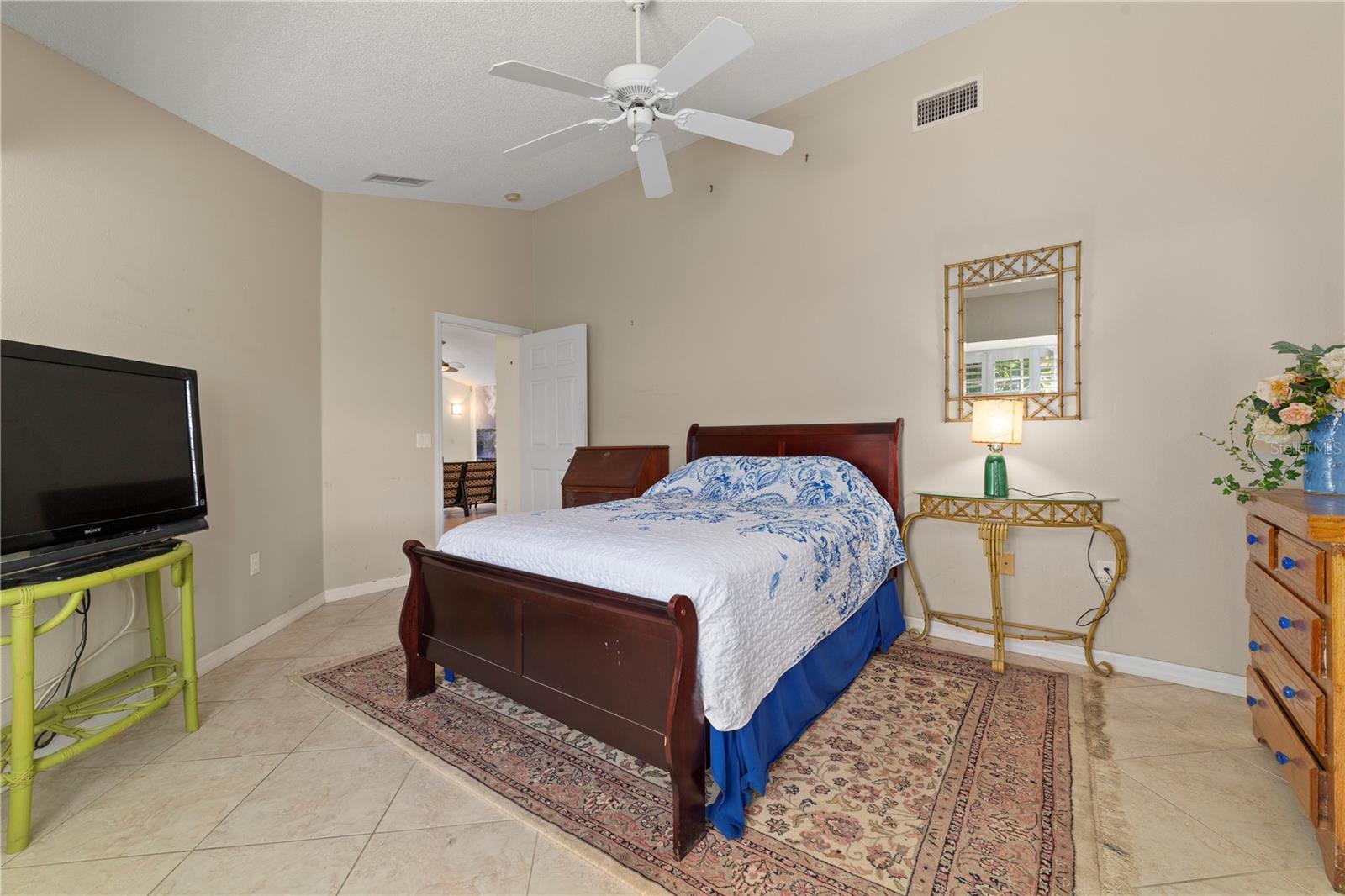 PALM VILLAS - Residential Lease