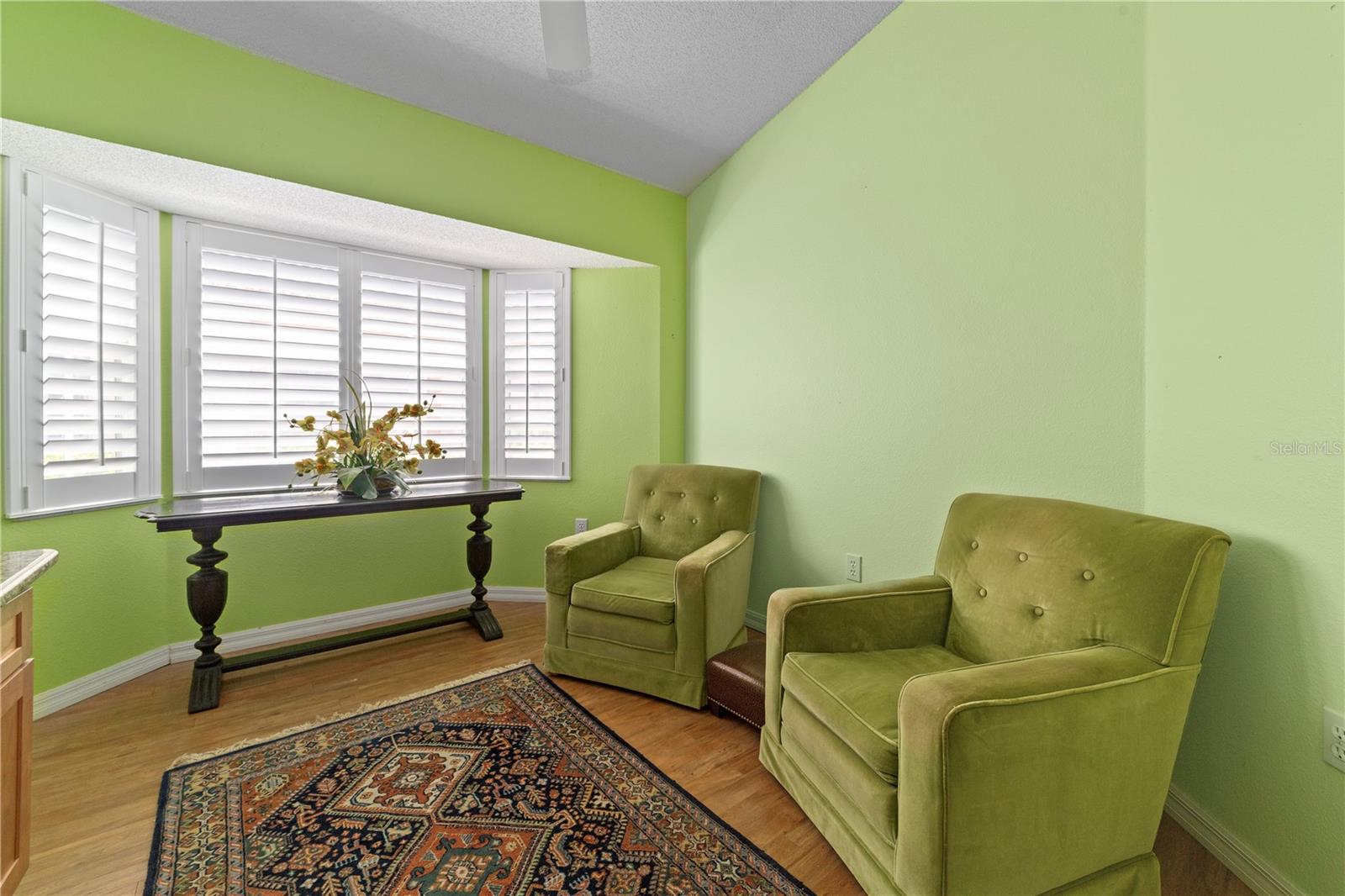 PALM VILLAS - Residential Lease