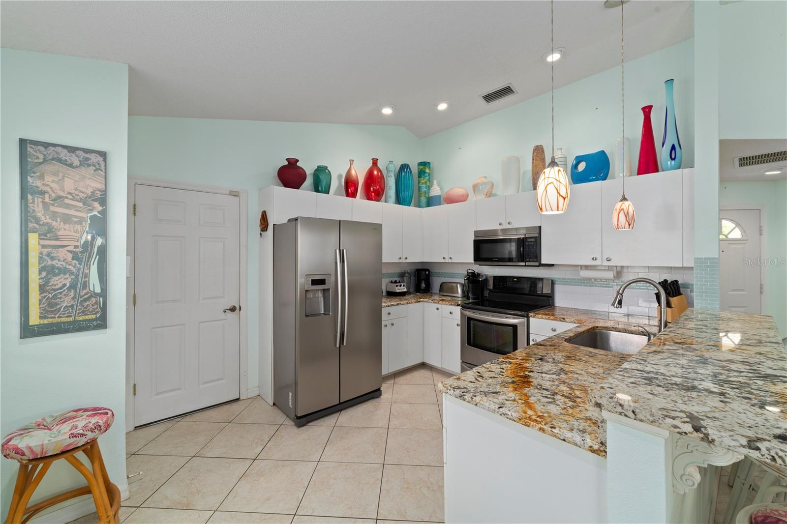 PALM VILLAS - Residential Lease